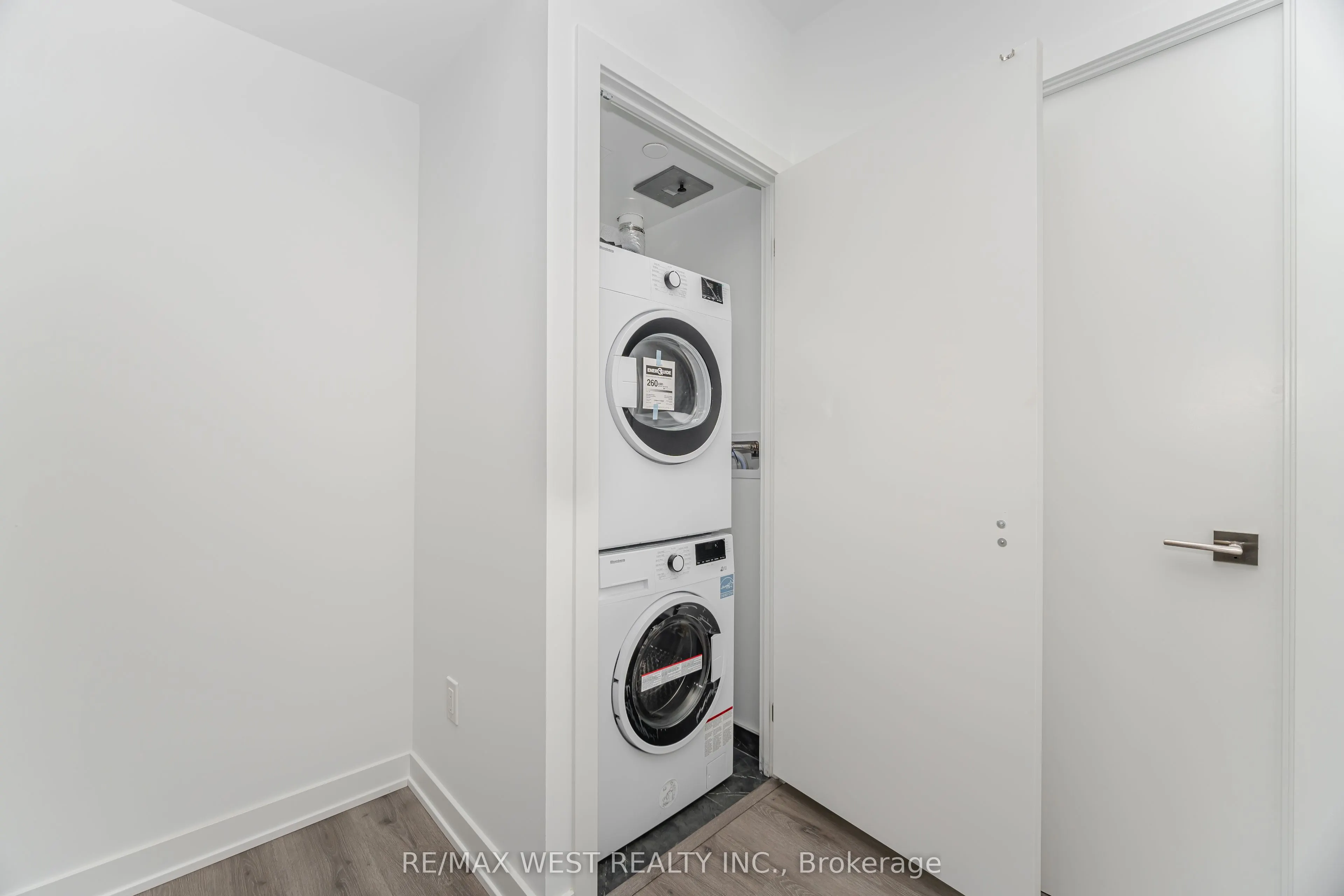 252 Church Street, #3901