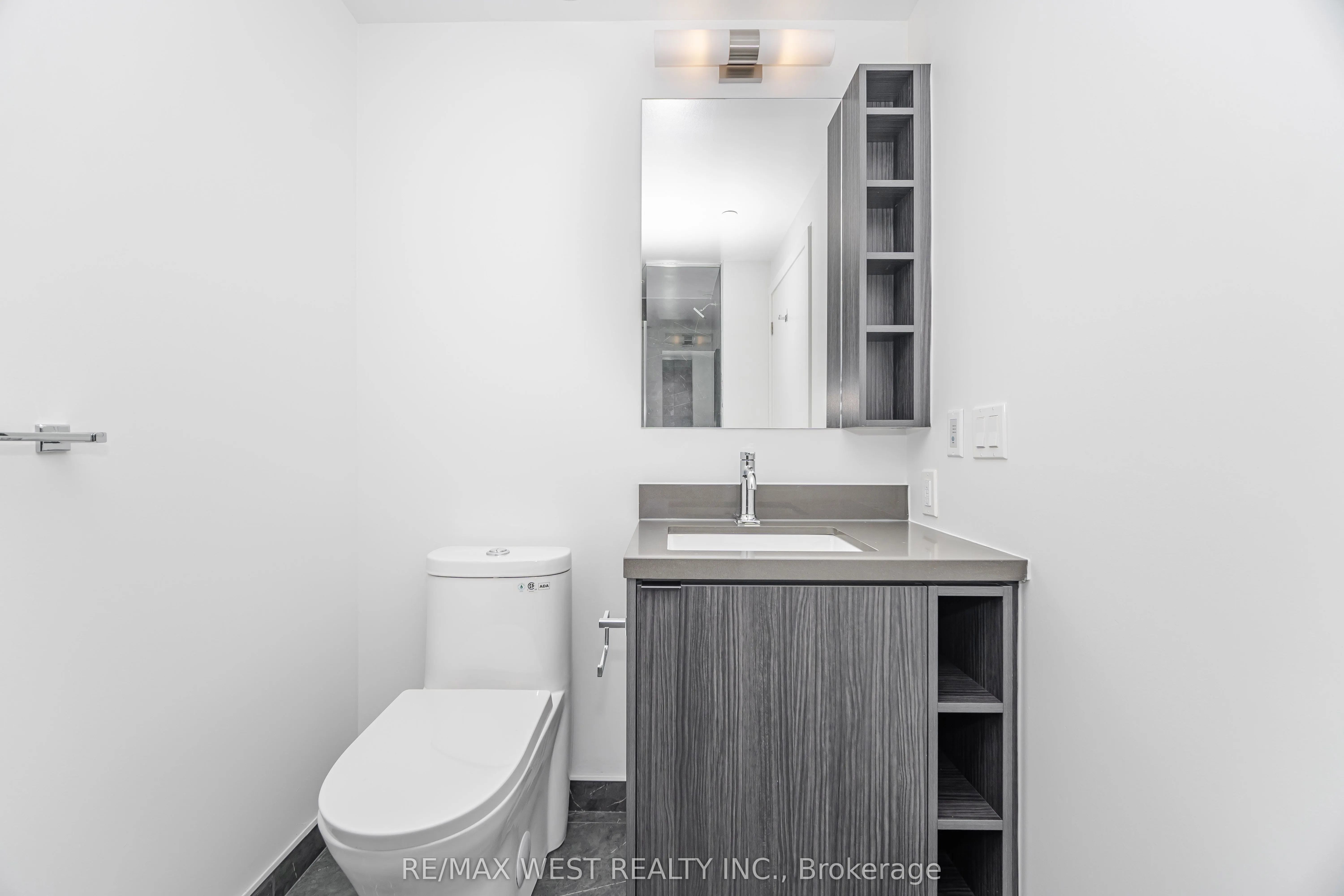 252 Church Street, #3901