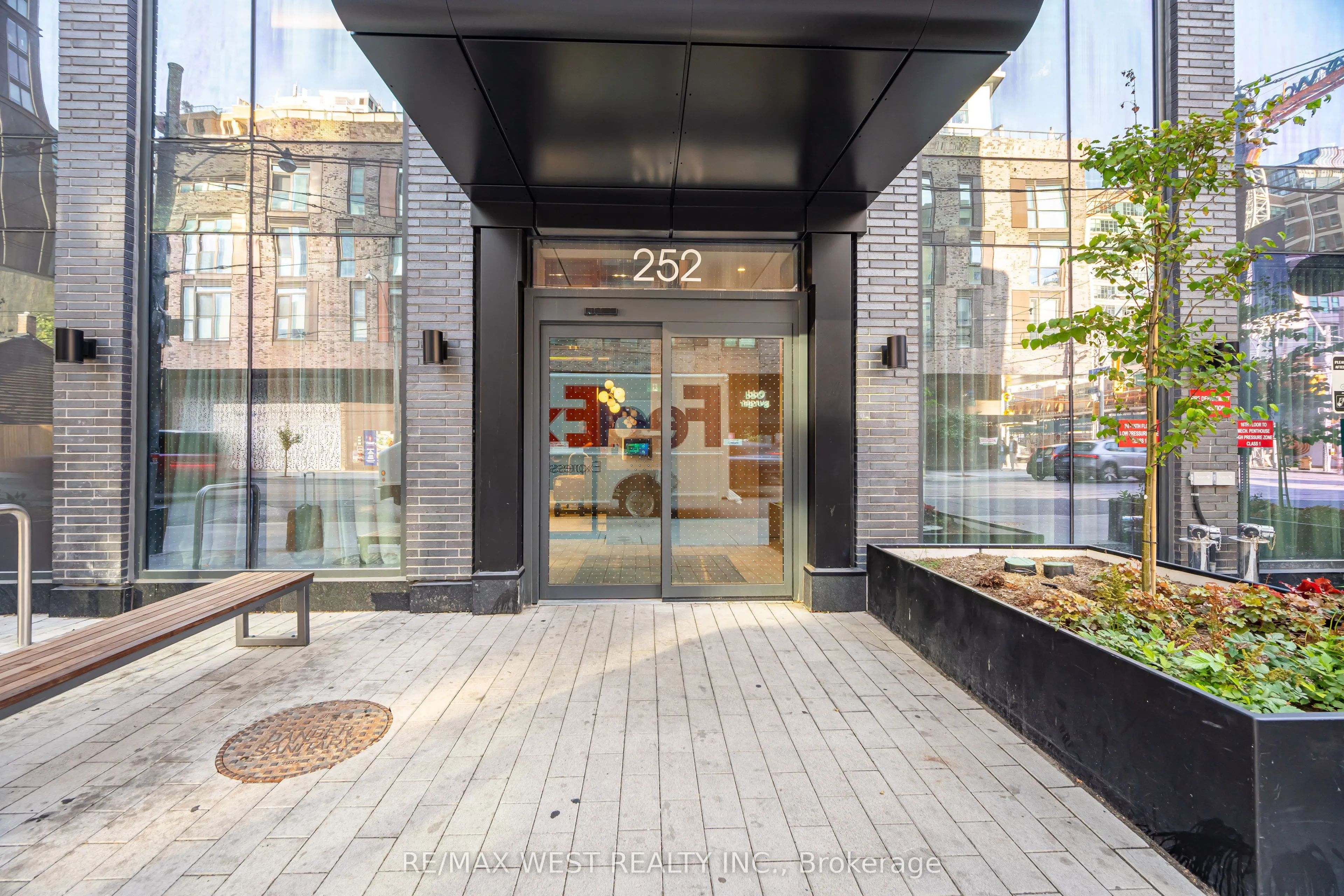 252 Church Street, #3901