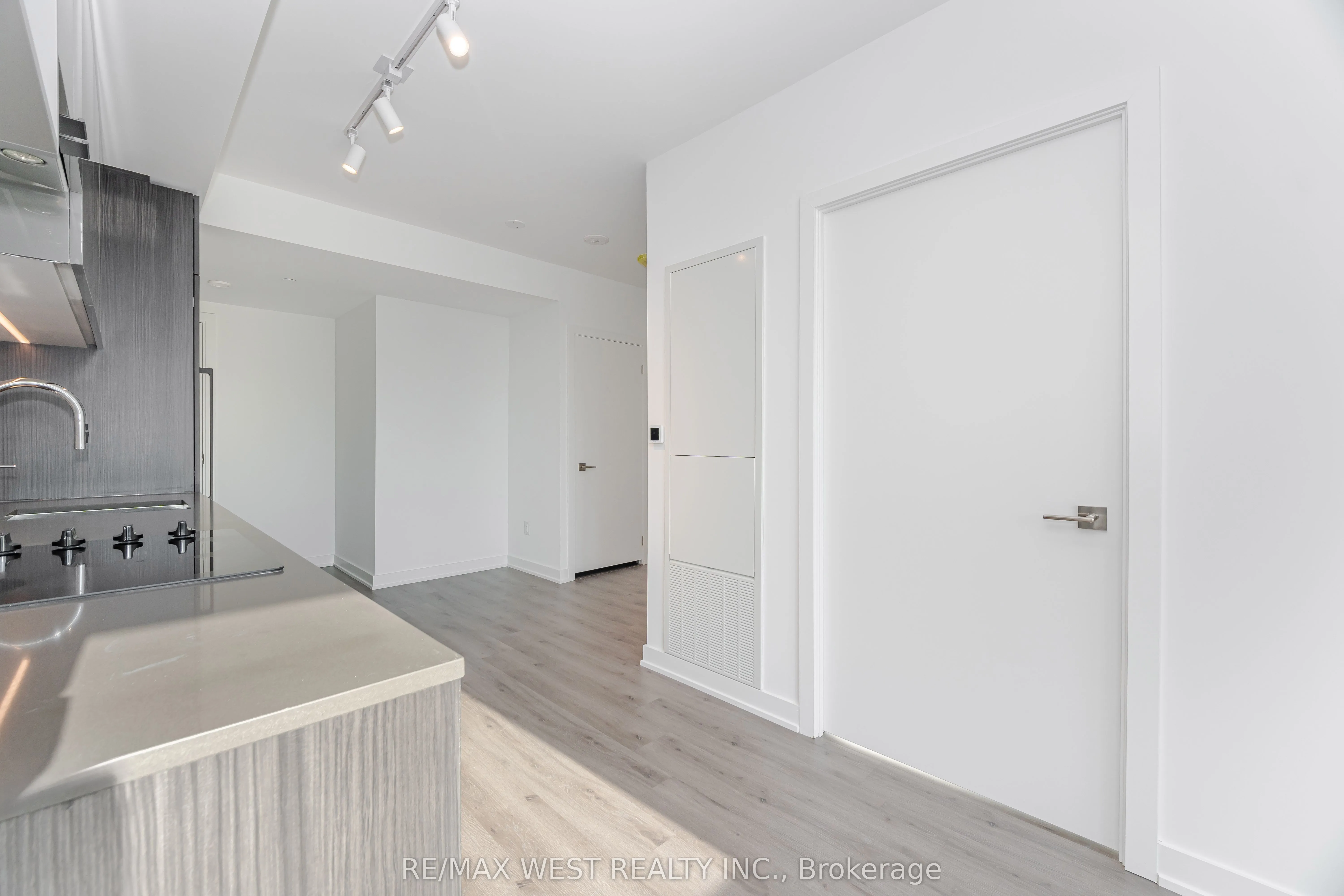 252 Church Street, #3901
