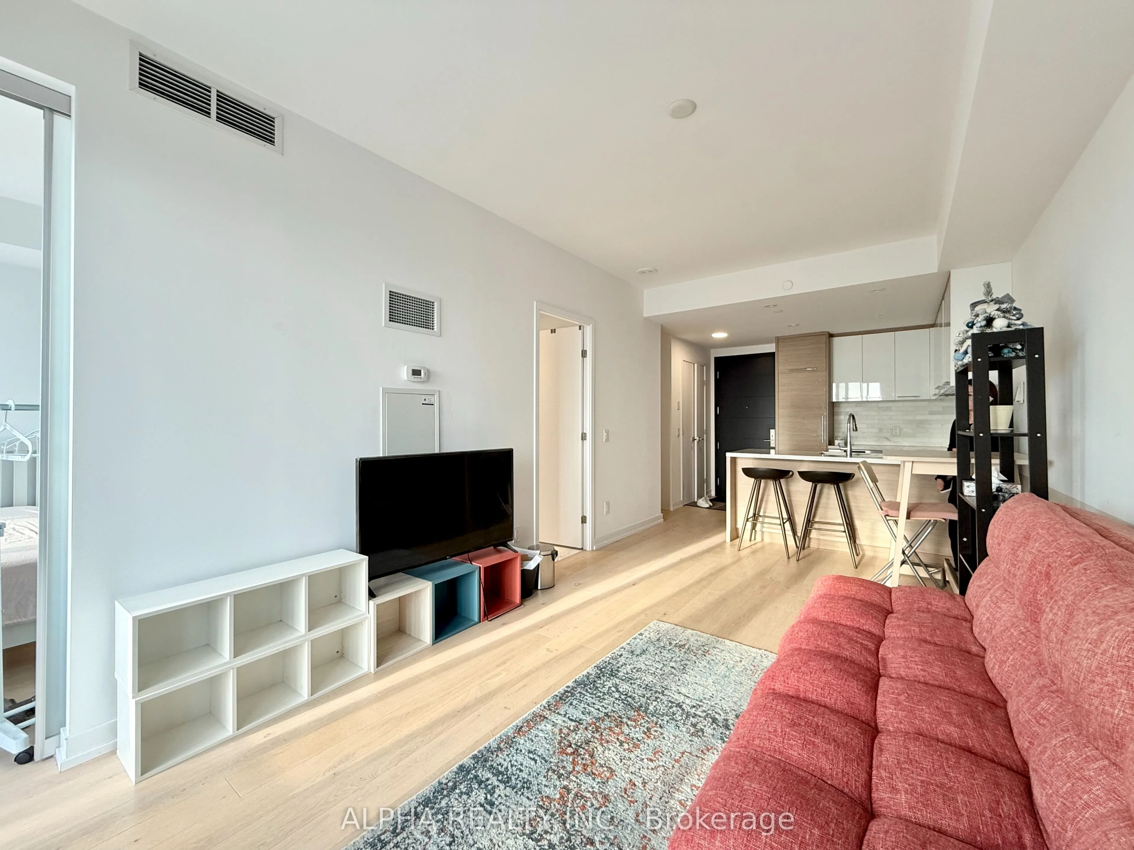 488 University Avenue, #2915