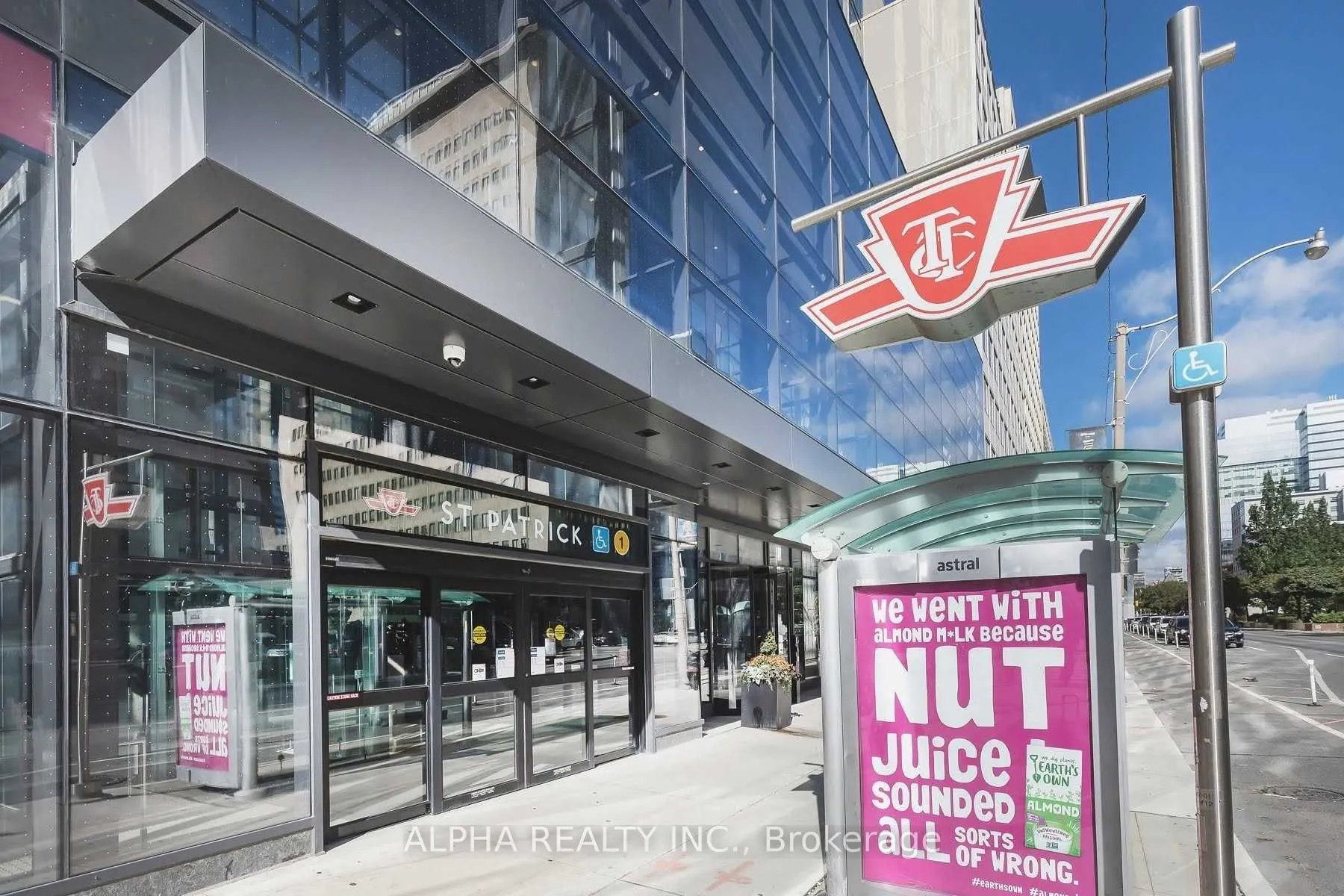 488 University Avenue, #2915