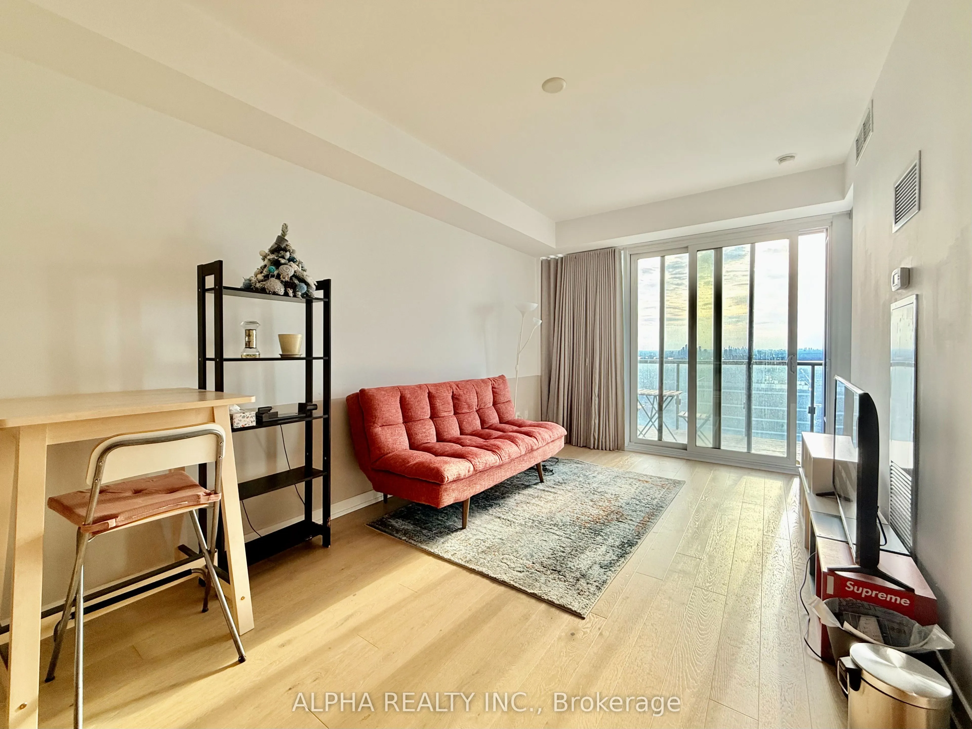 488 University Avenue, #2915