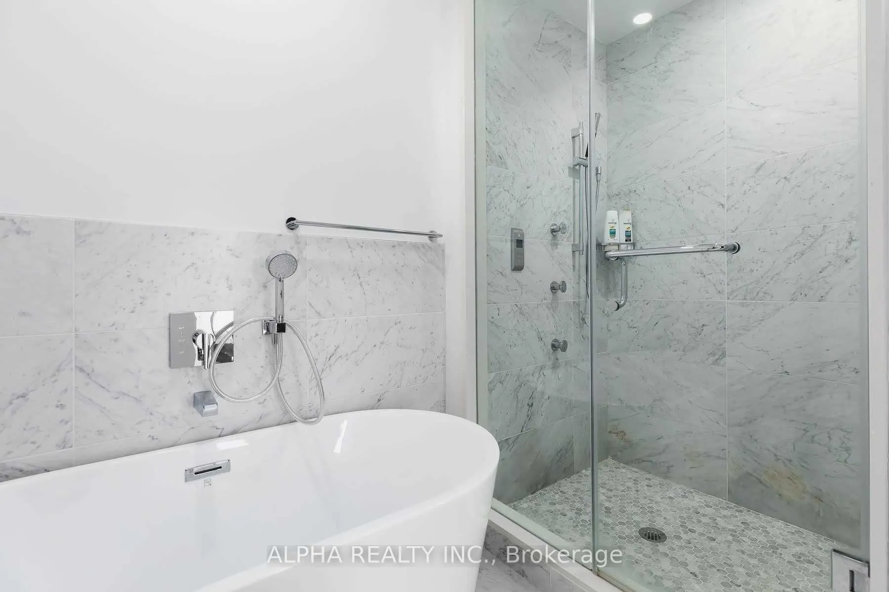 488 University Avenue, #2915