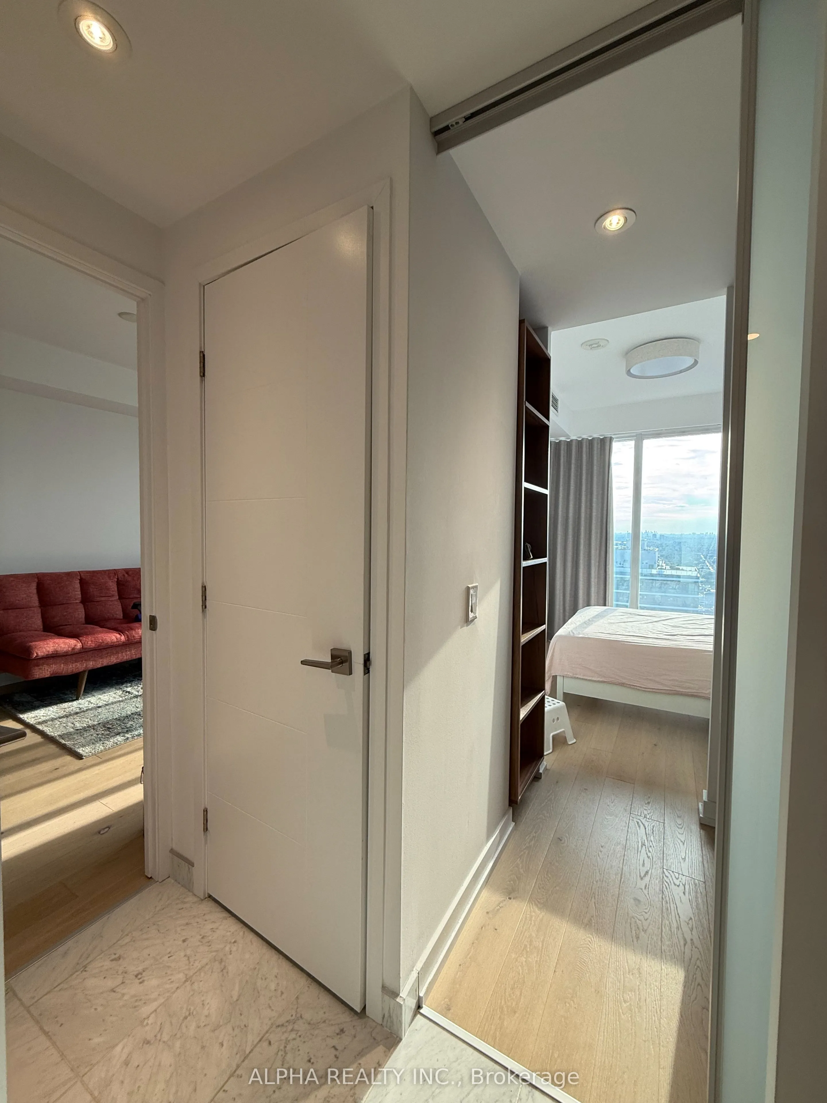 488 University Avenue, #2915