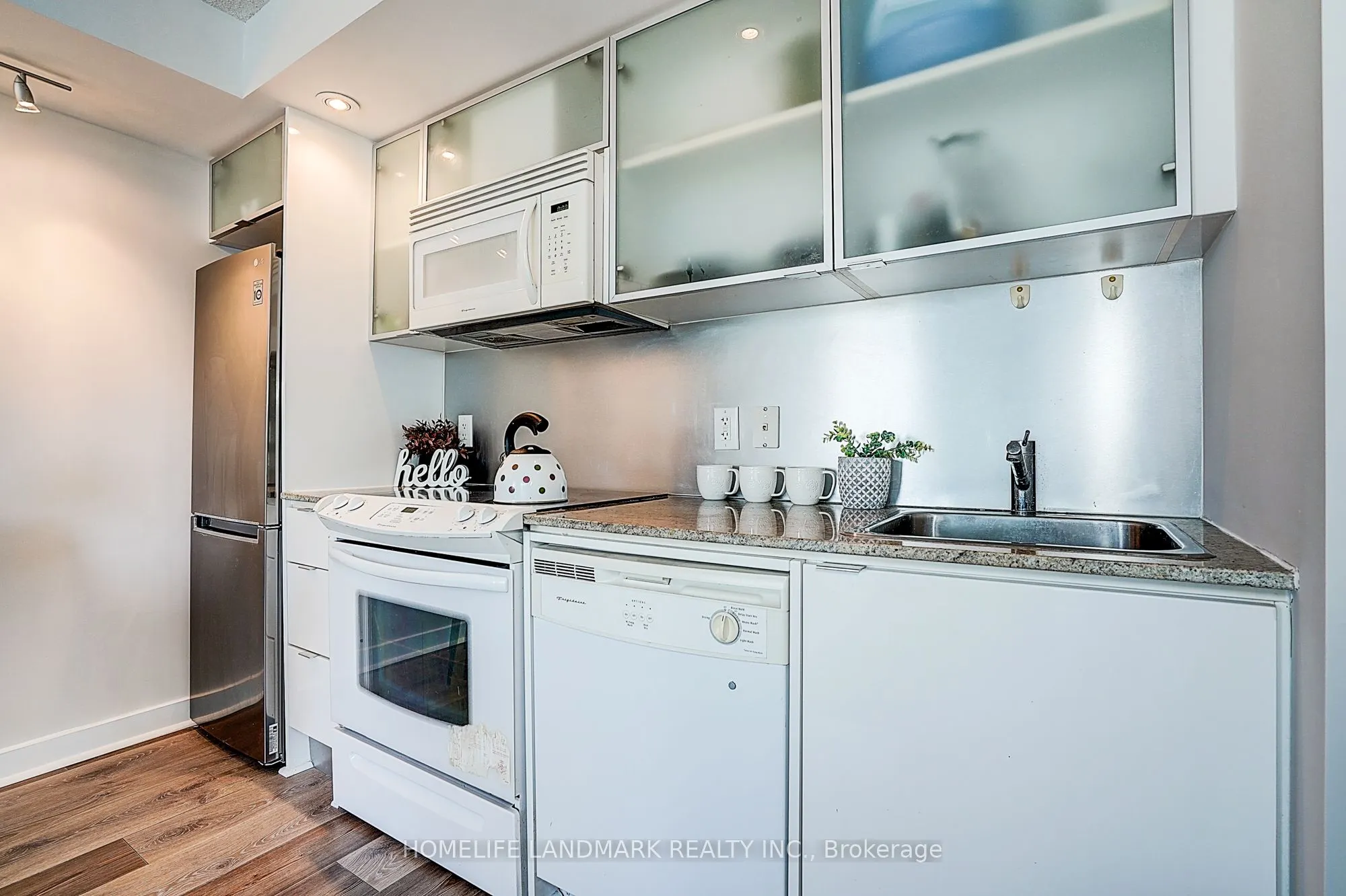 25 Telegram Mews, #1612