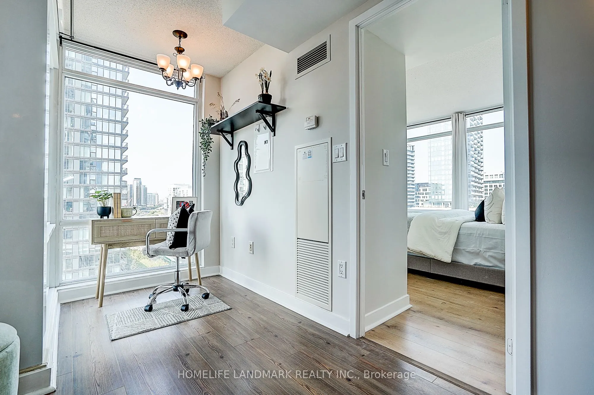 25 Telegram Mews, #1612