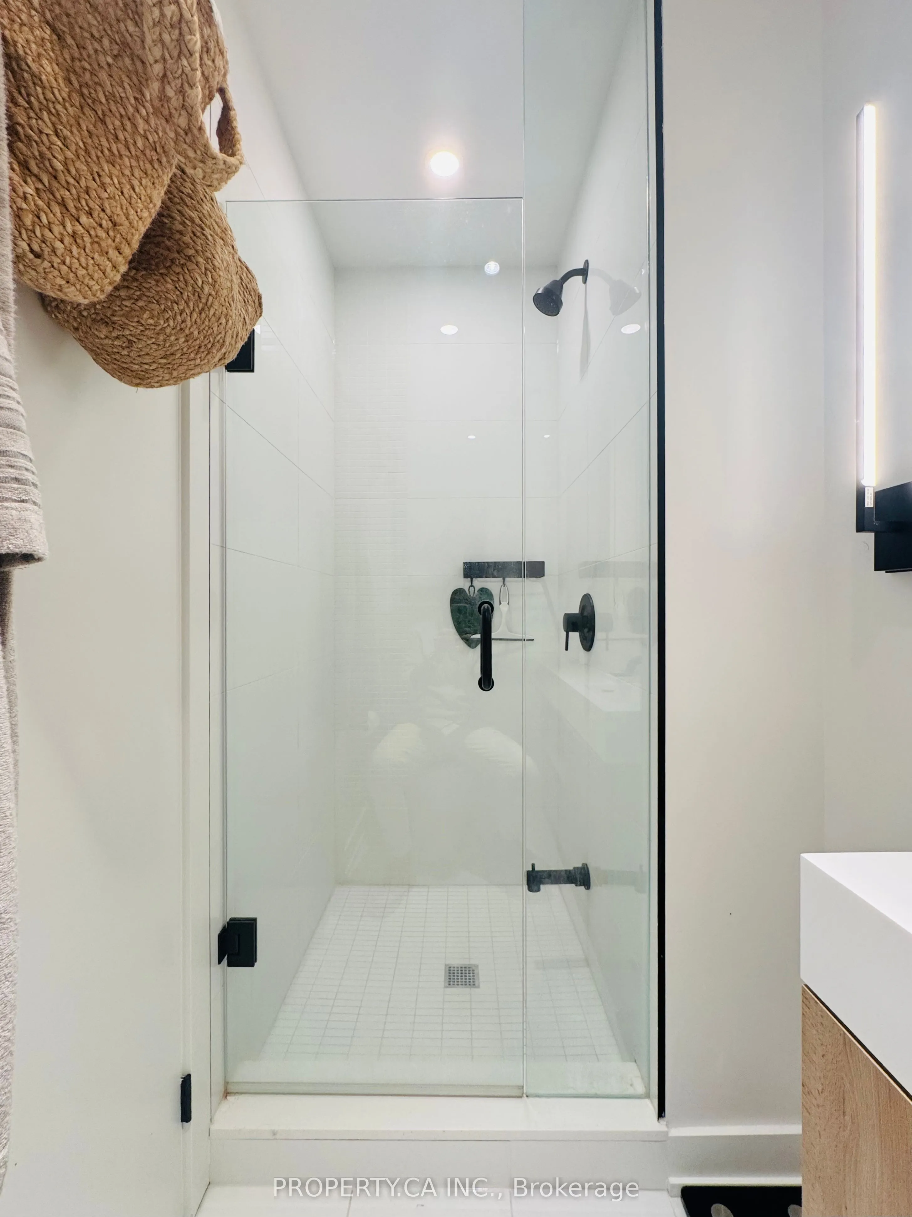 127 Broadway Avenue, #803