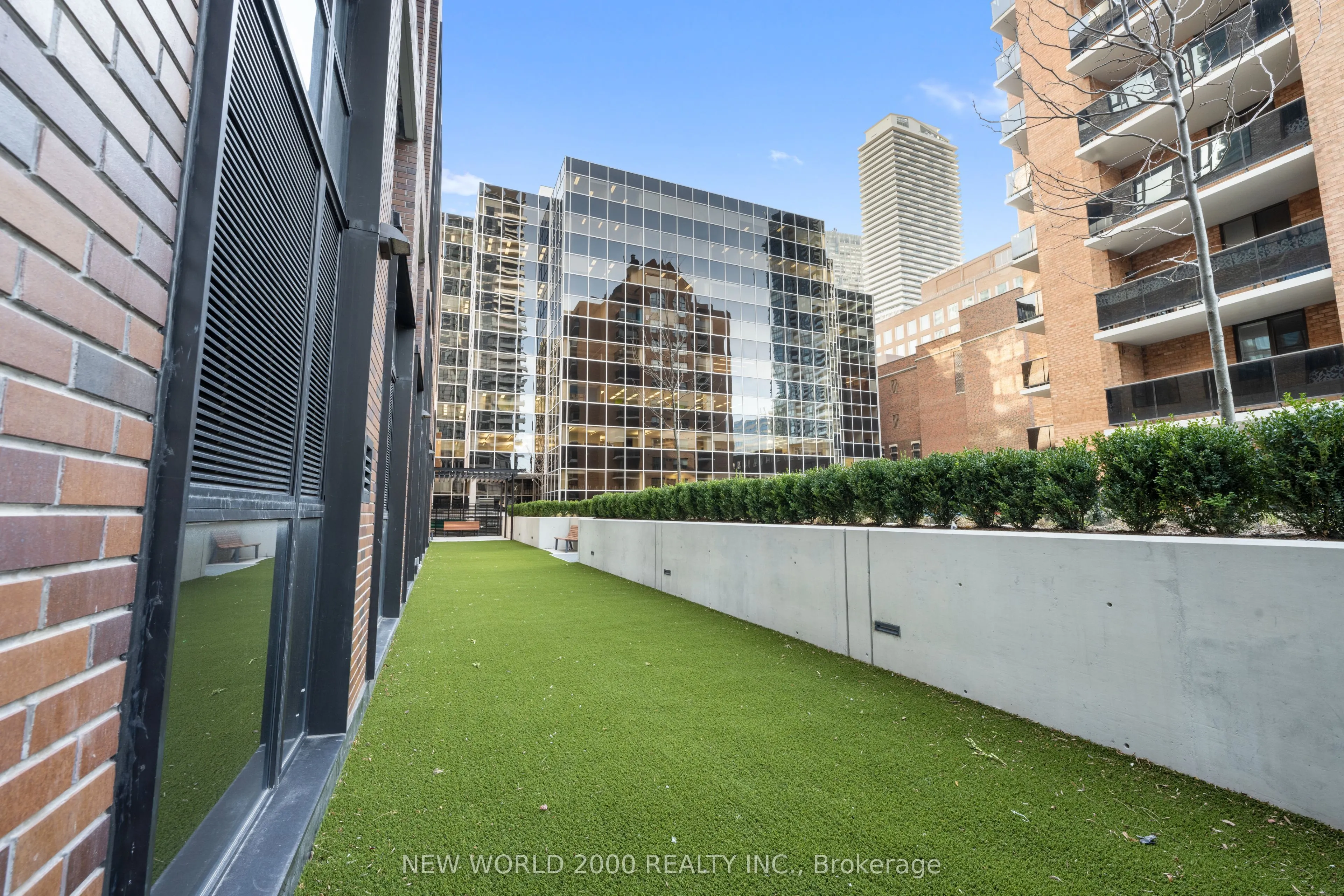 101 Roehampton Avenue, #3413