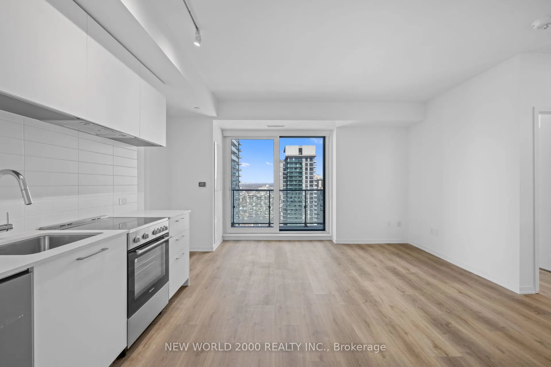 101 Roehampton Avenue, #3413