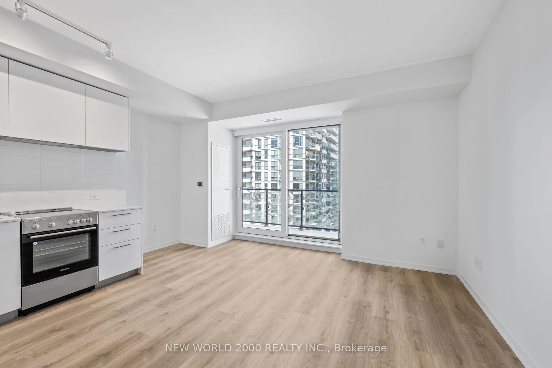 101 Roehampton Avenue, #3413