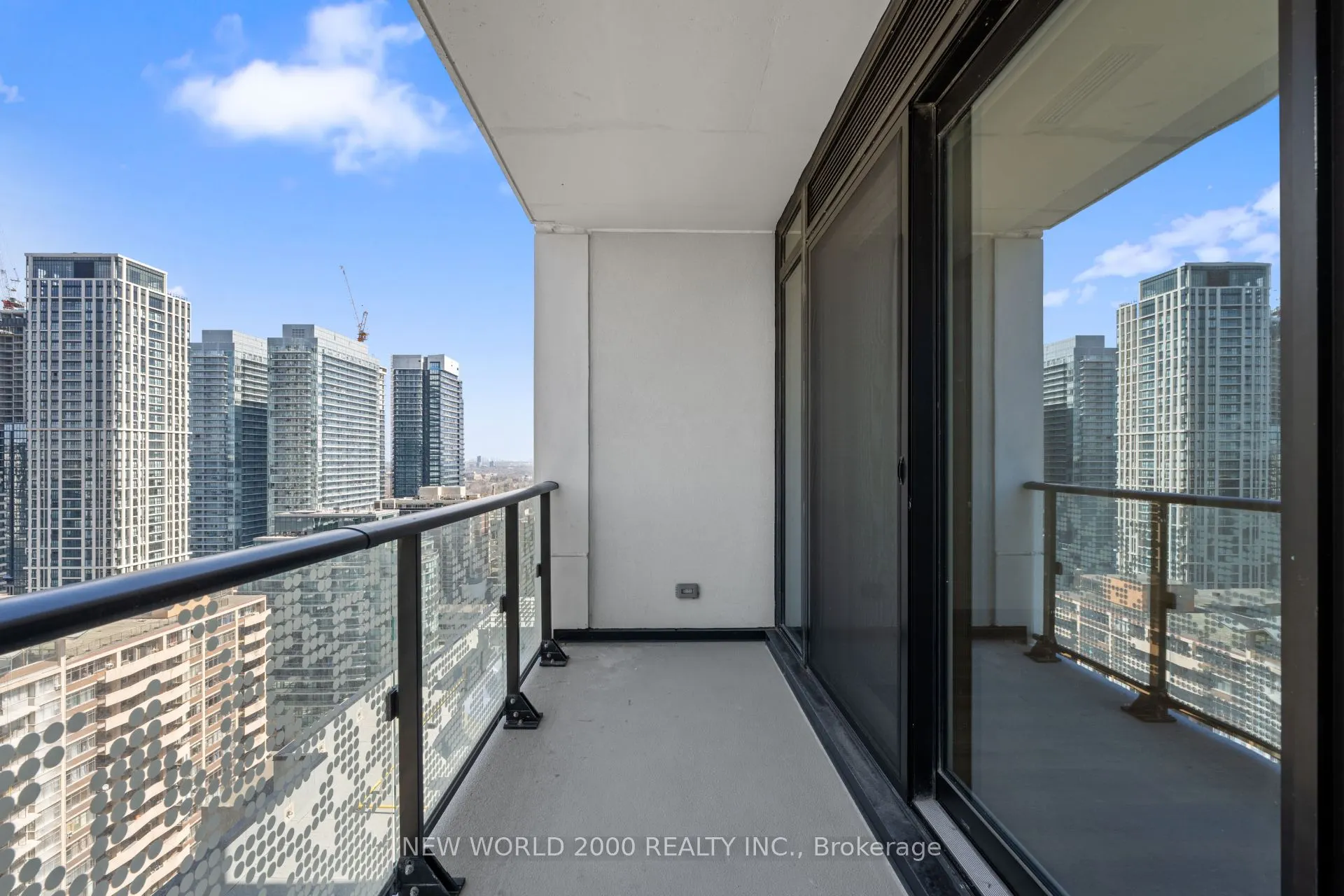 101 Roehampton Avenue, #3413