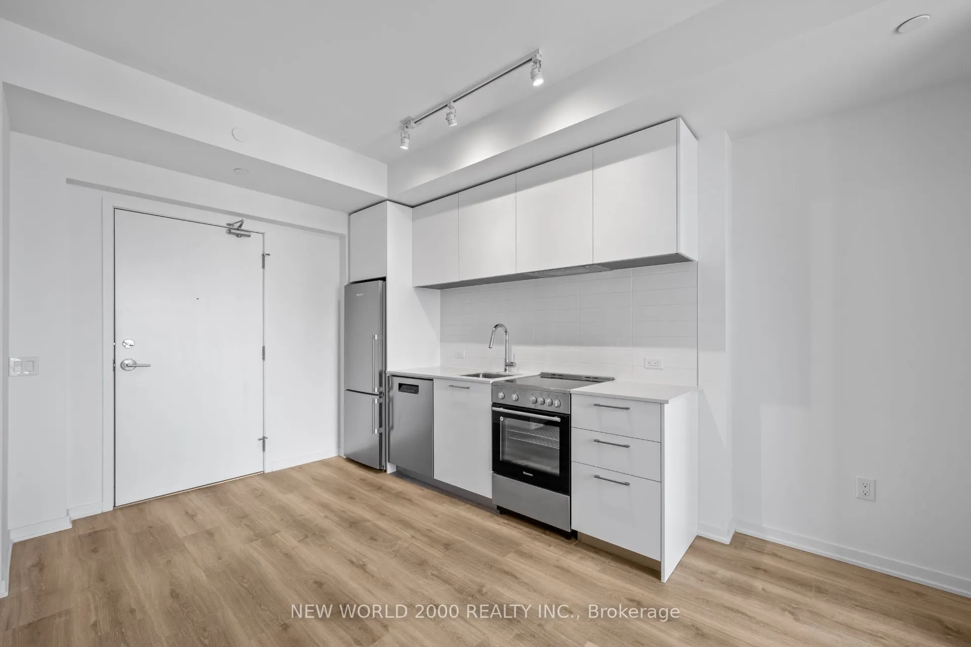 101 Roehampton Avenue, #3413