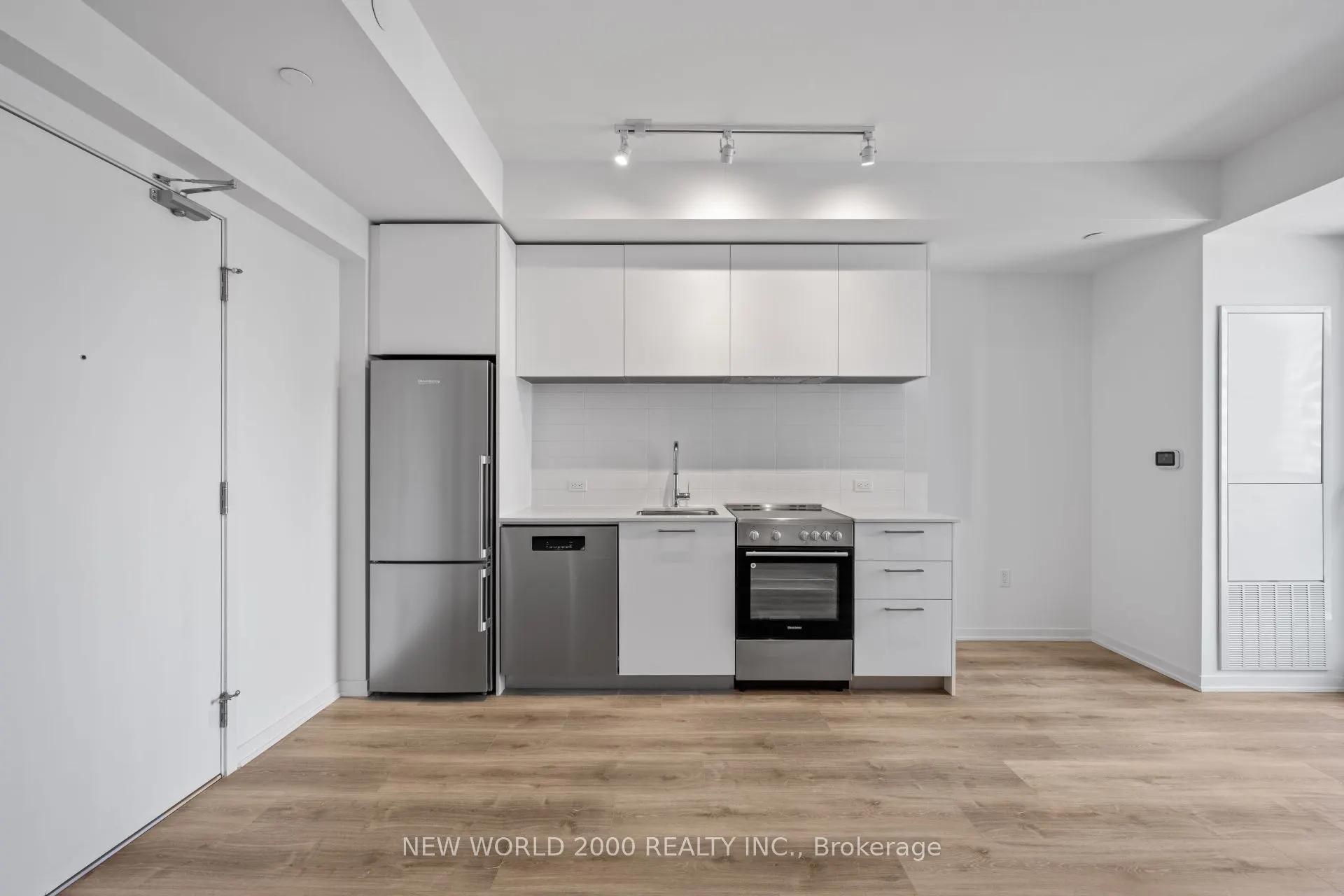 101 Roehampton Avenue, #3413