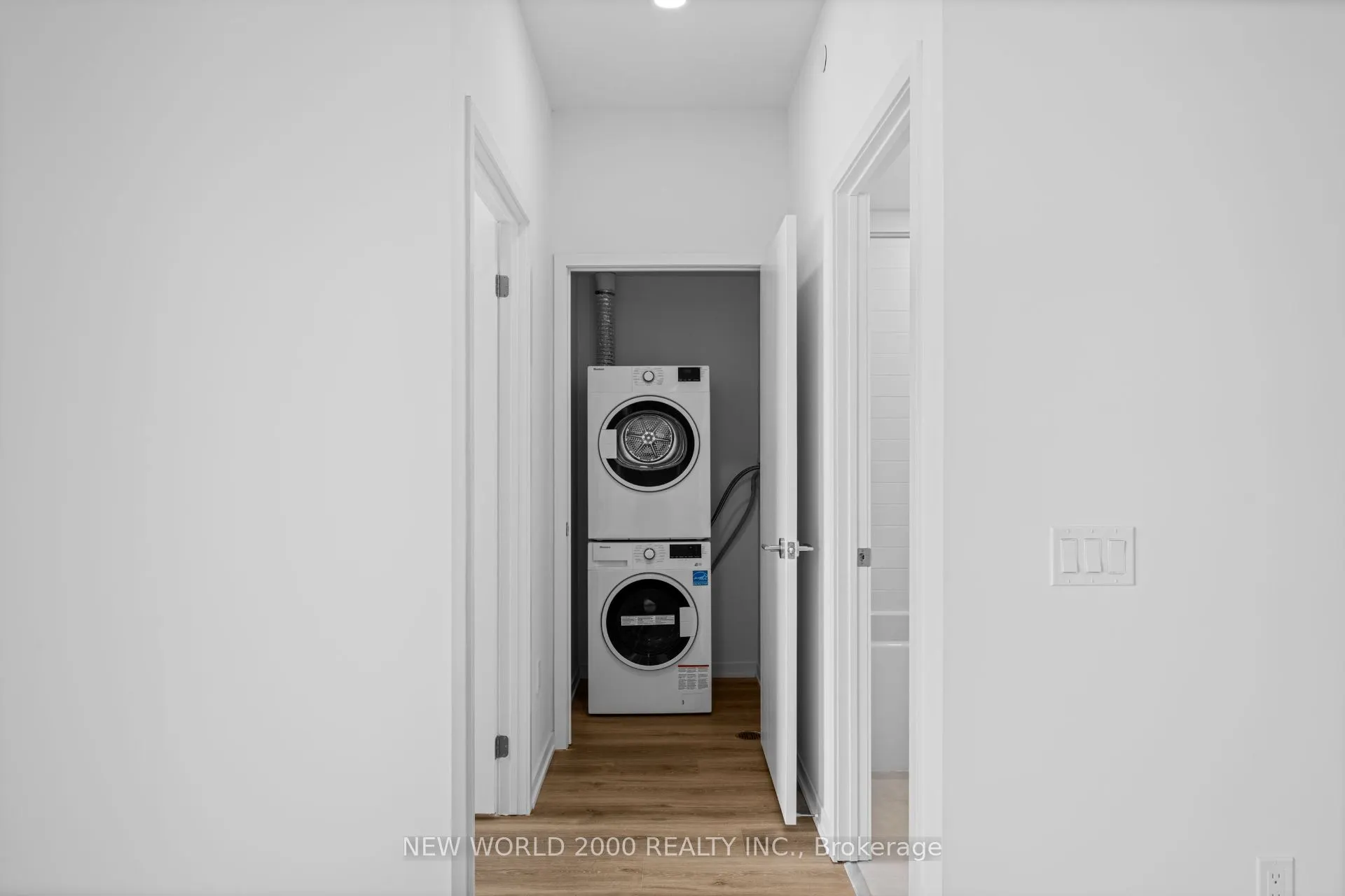 101 Roehampton Avenue, #3413