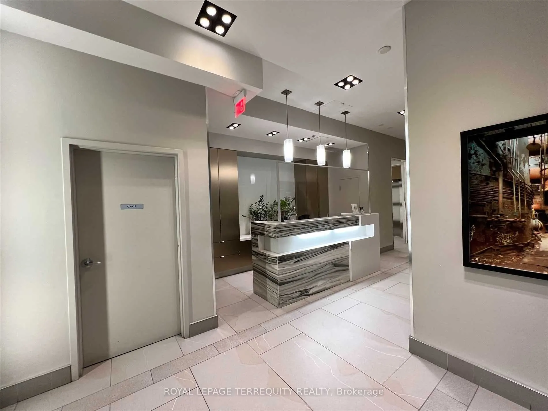 400 Wellington Street W, #209