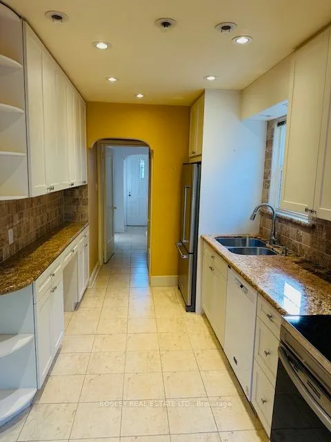 10 Astor Avenue