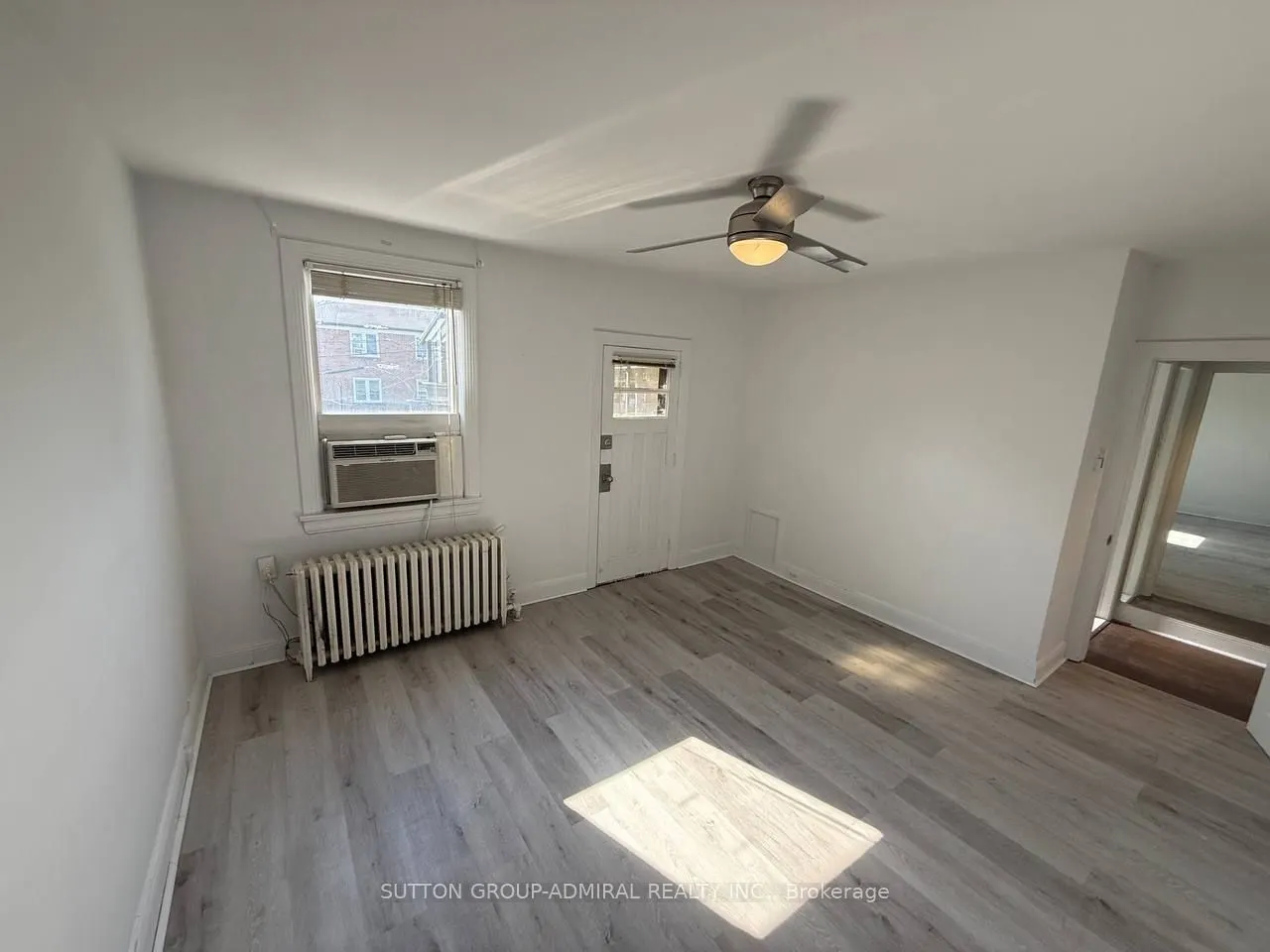 976 Avenue Road, ##Upper