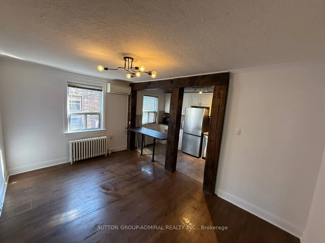 976 Avenue Road, ##Upper