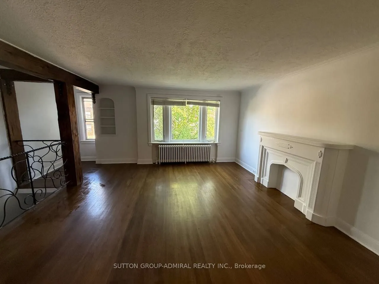 976 Avenue Road, ##Upper