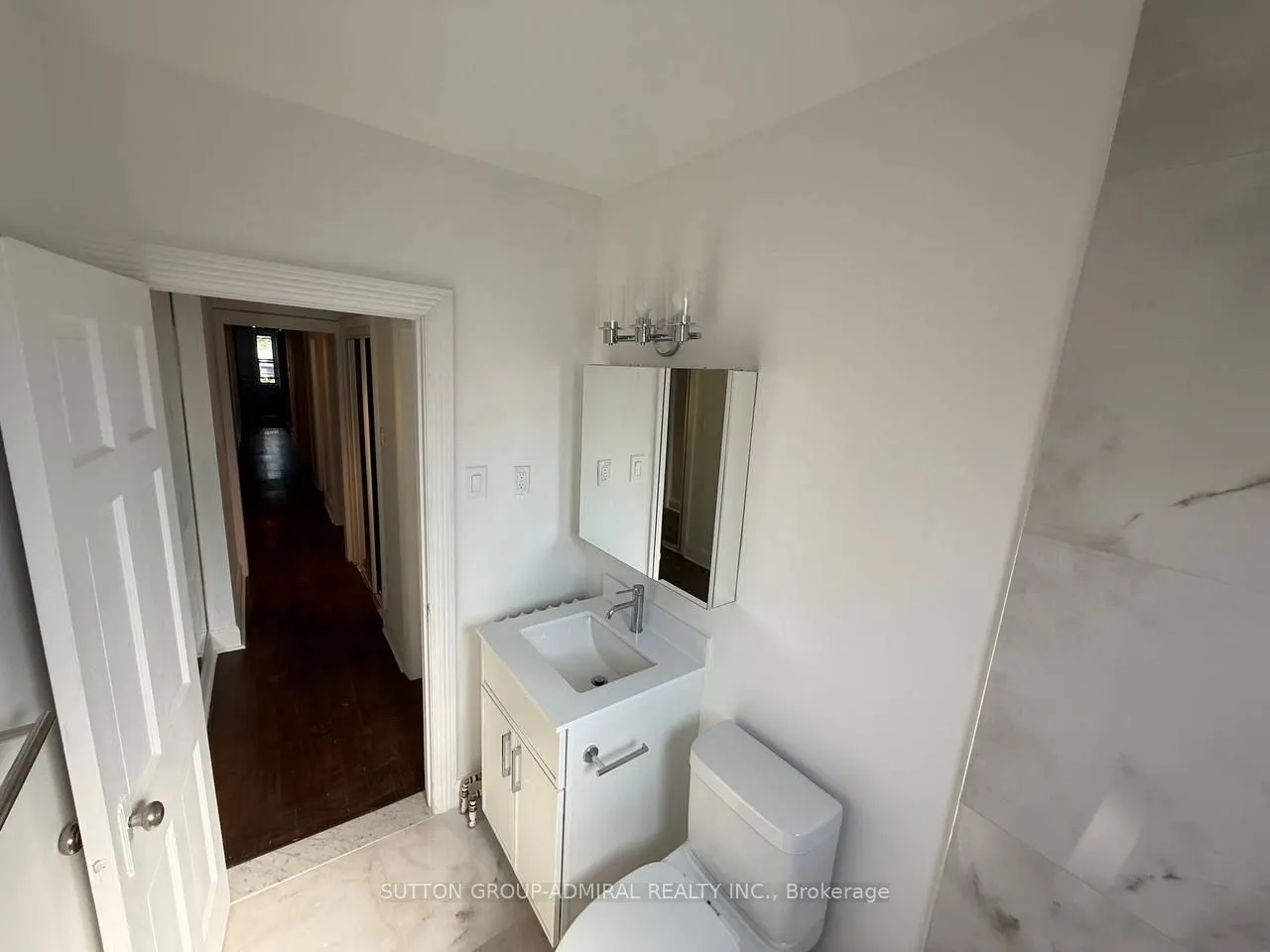 976 Avenue Road, ##Upper