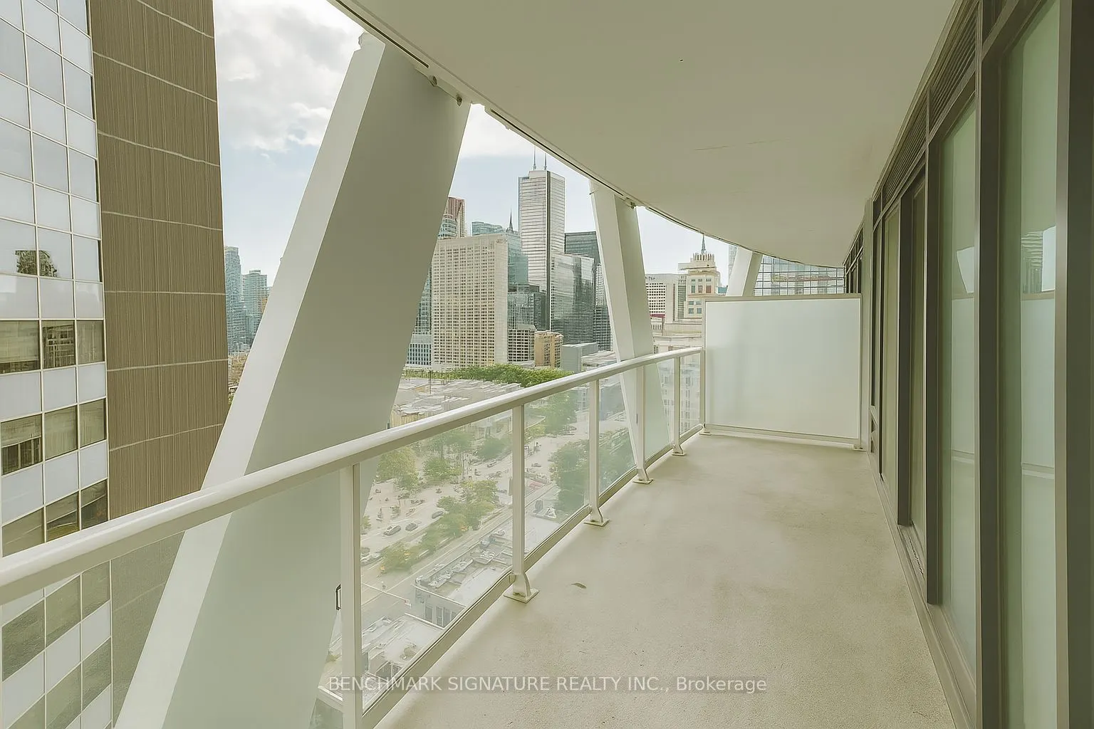 230 Simcoe Street, #1729