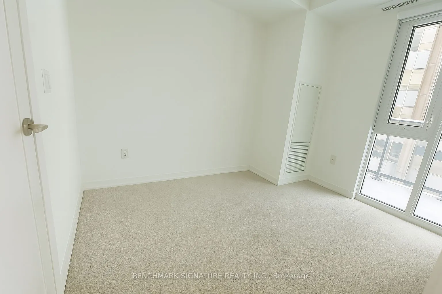 230 Simcoe Street, #1729
