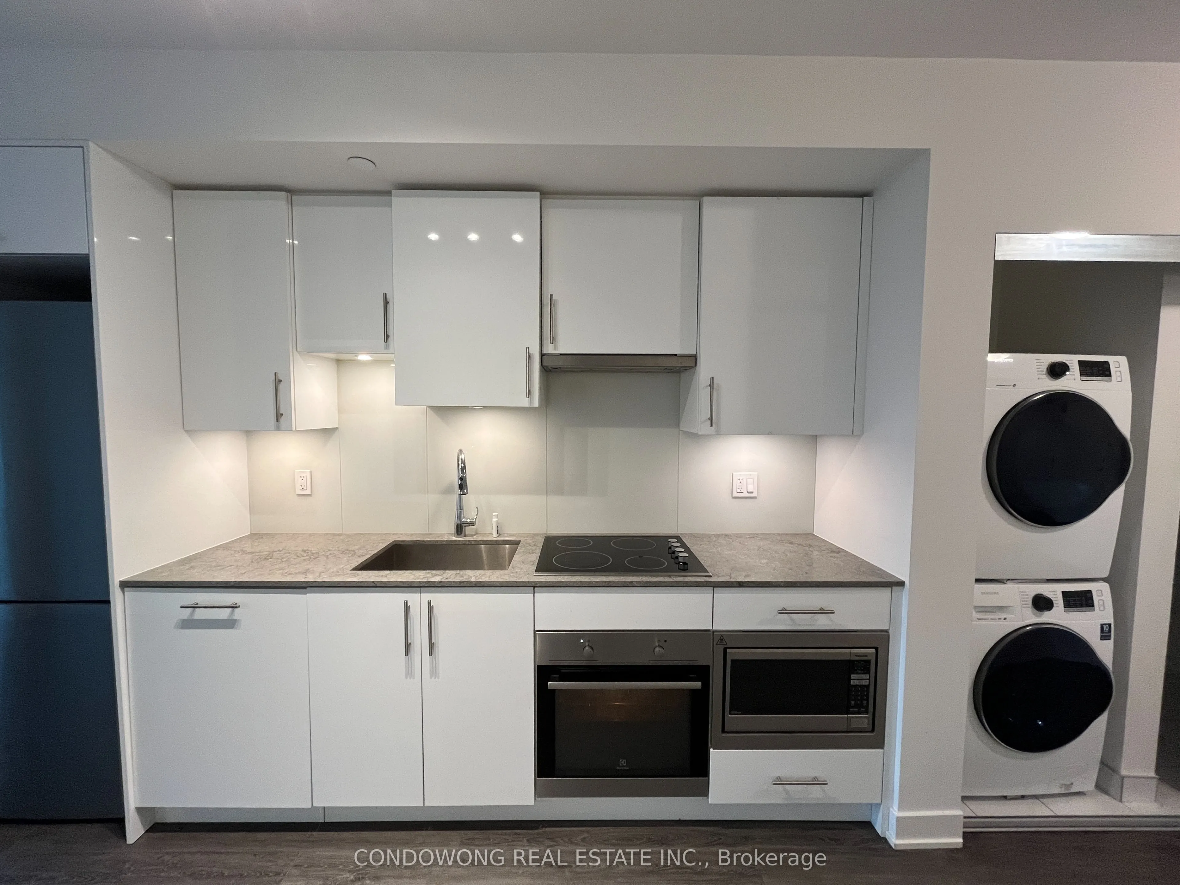 99 Broadway Avenue, #2501