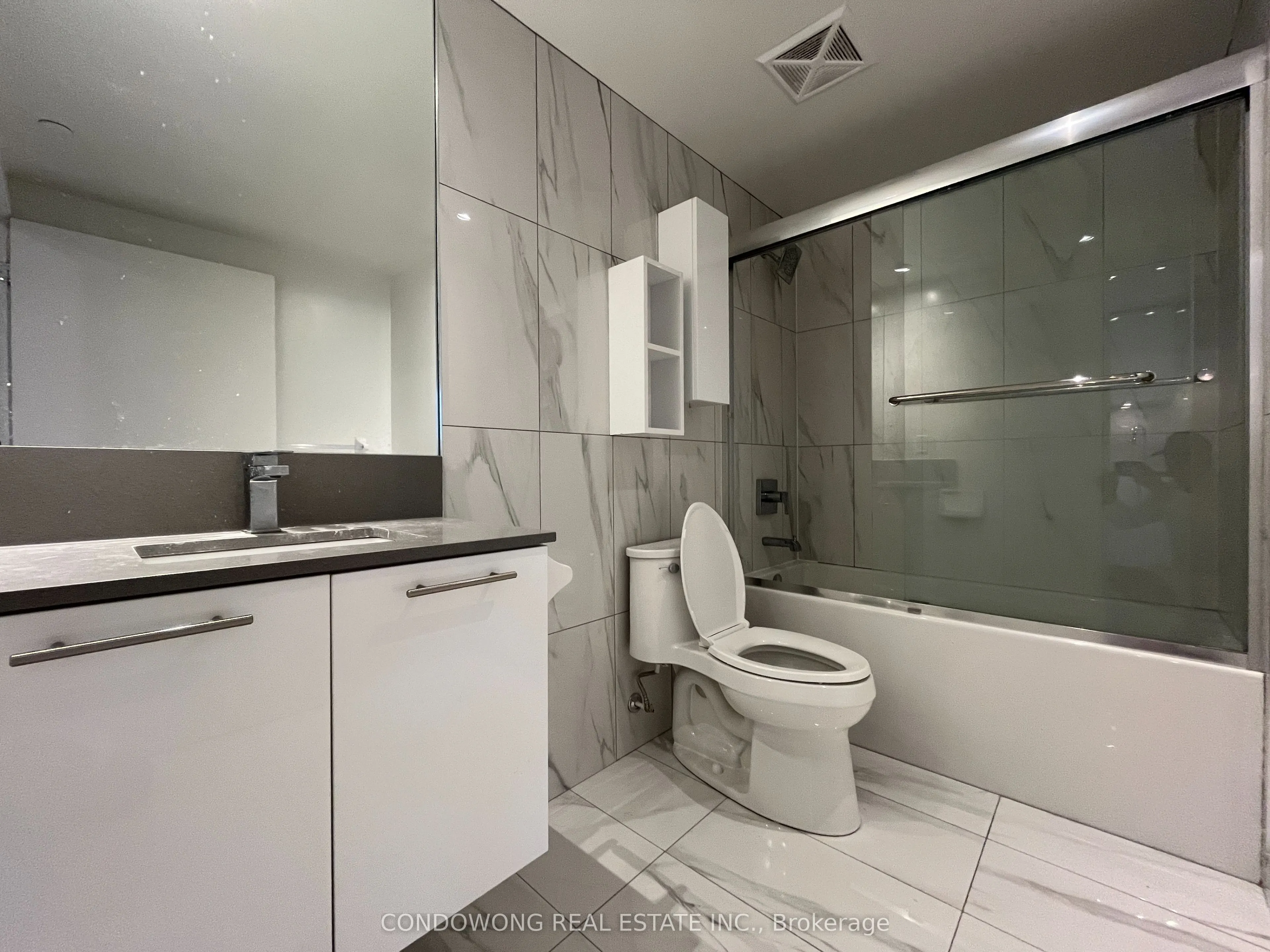 99 Broadway Avenue, #2501