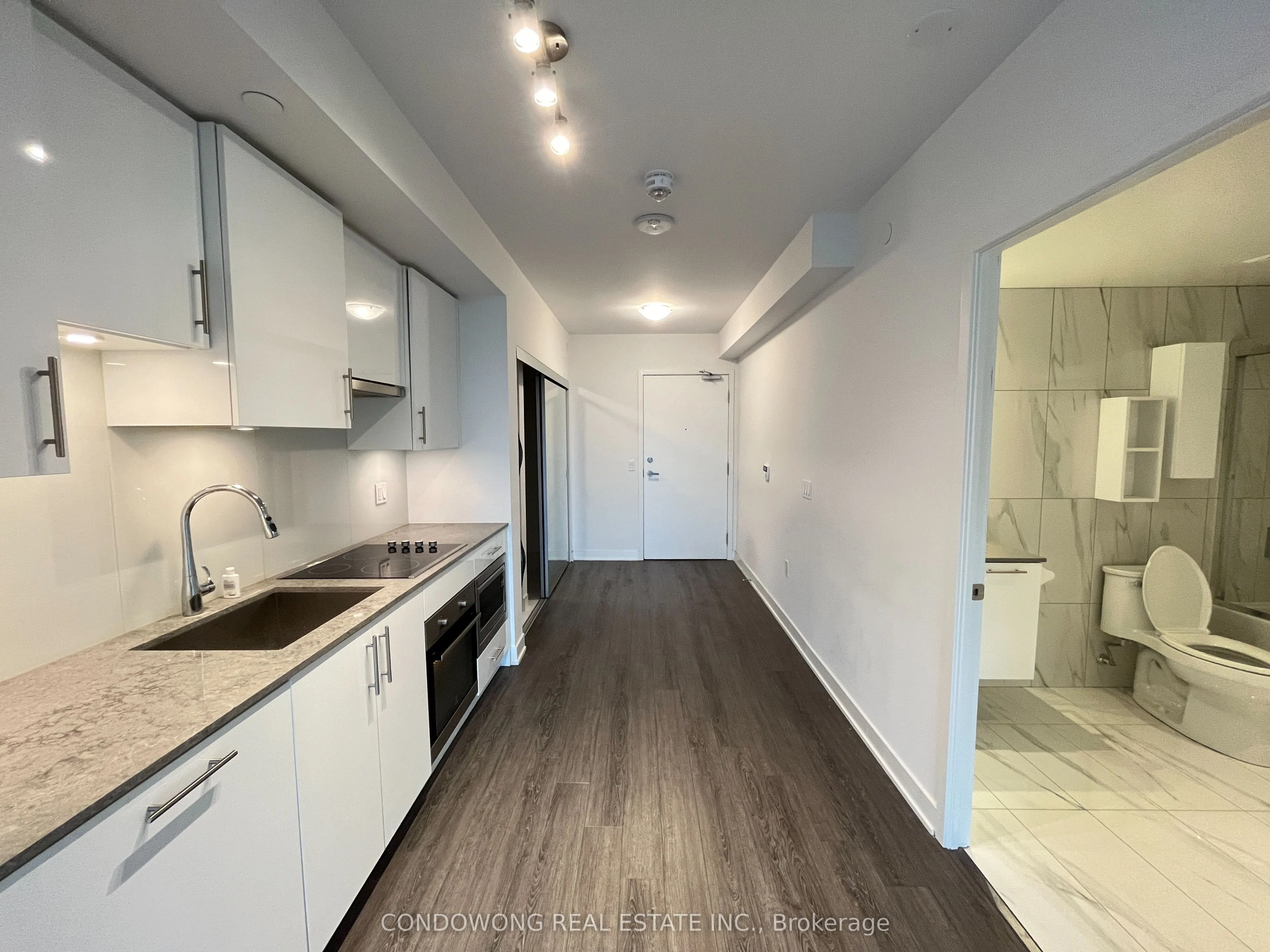 99 Broadway Avenue, #2501