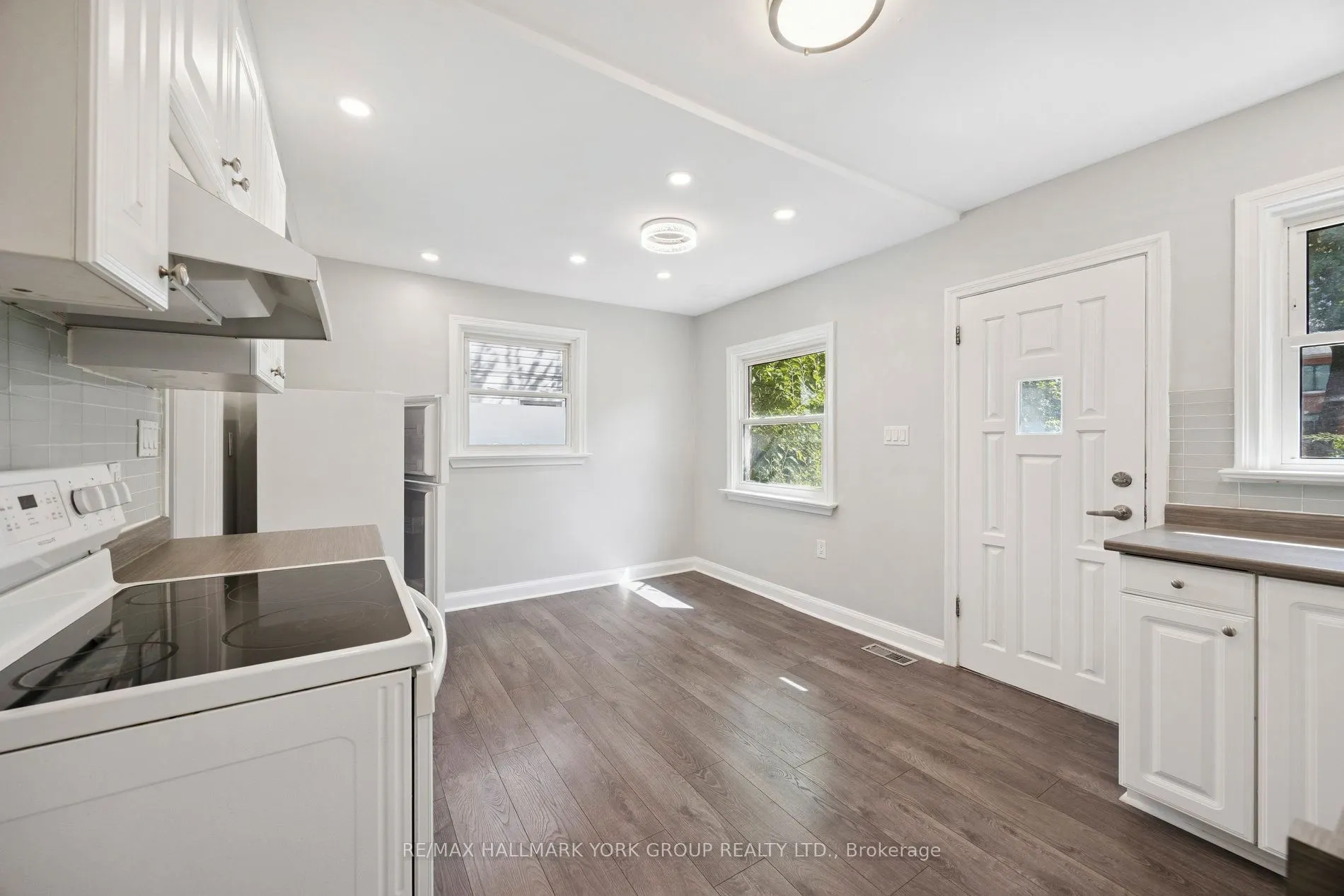 207 Maplehurst Avenue