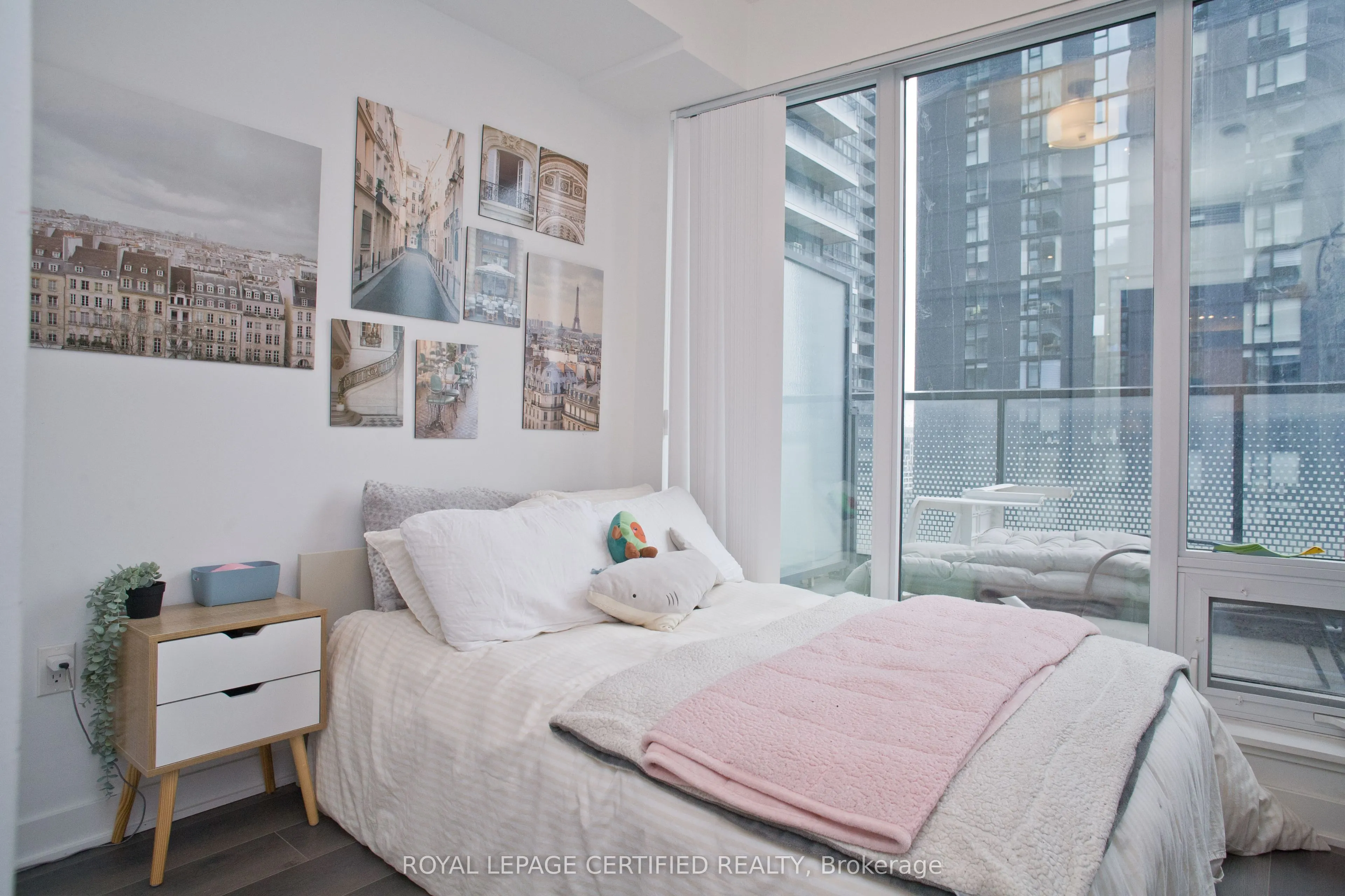 125 Blue Jays Way, #1905