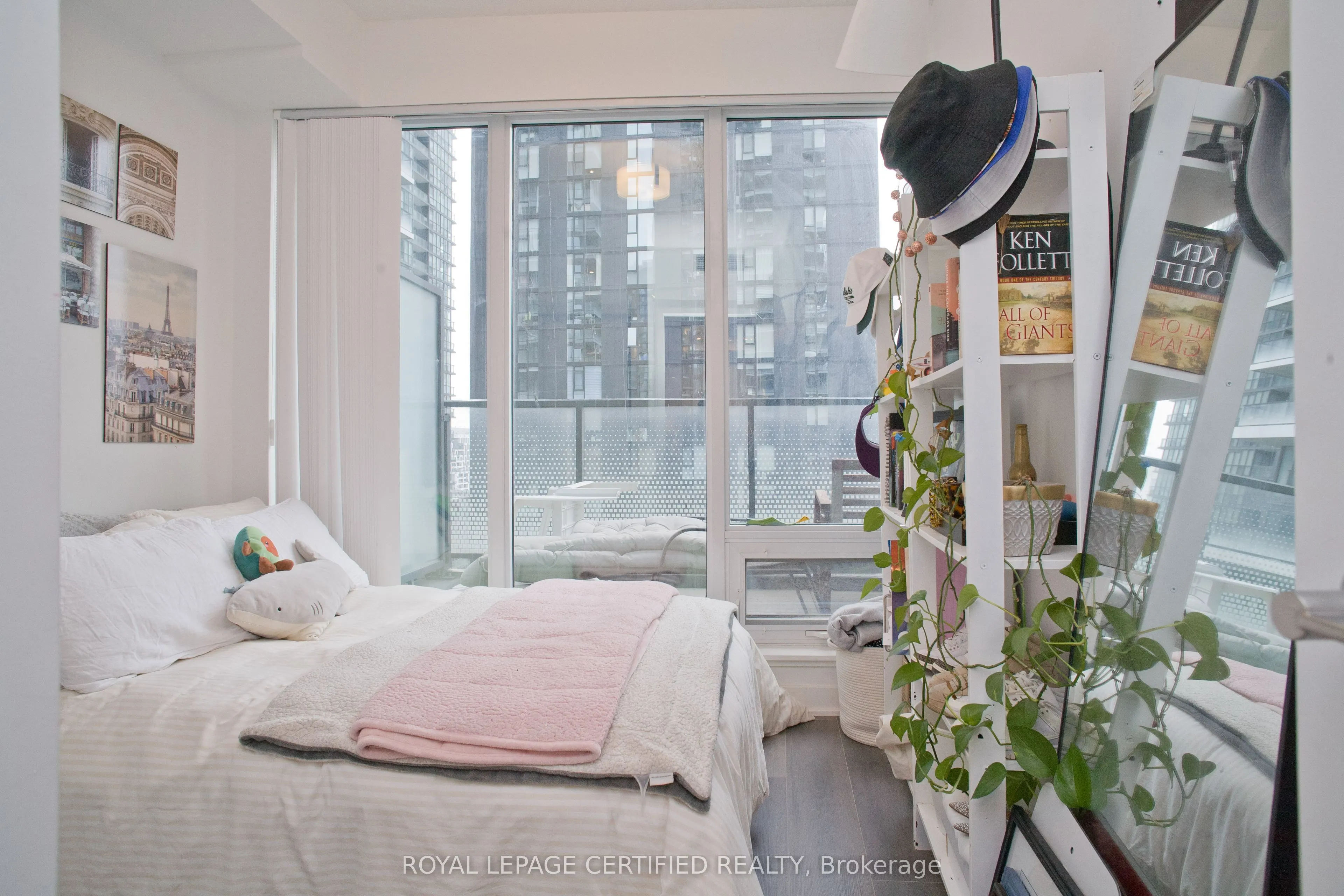 125 Blue Jays Way, #1905