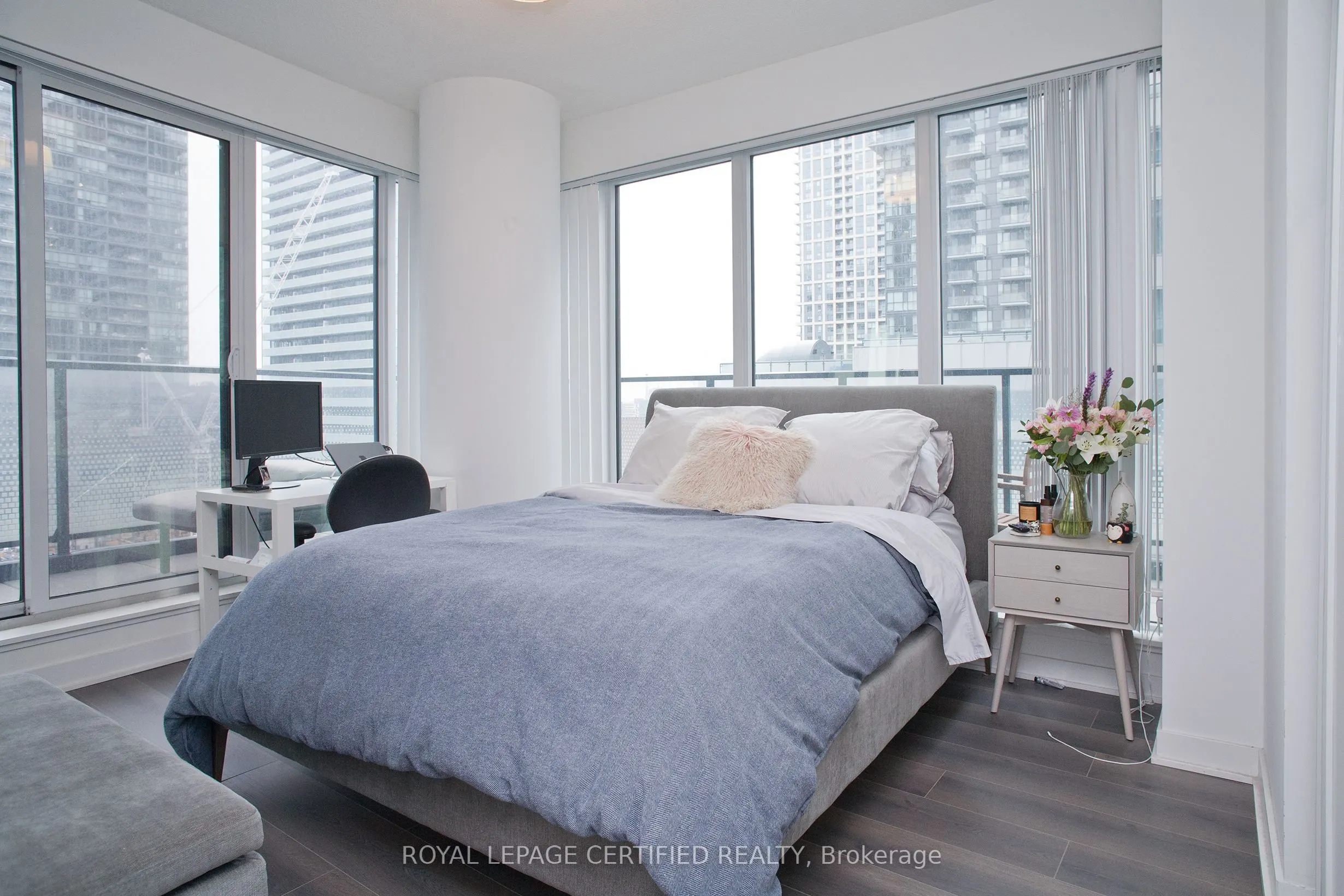 125 Blue Jays Way, #1905