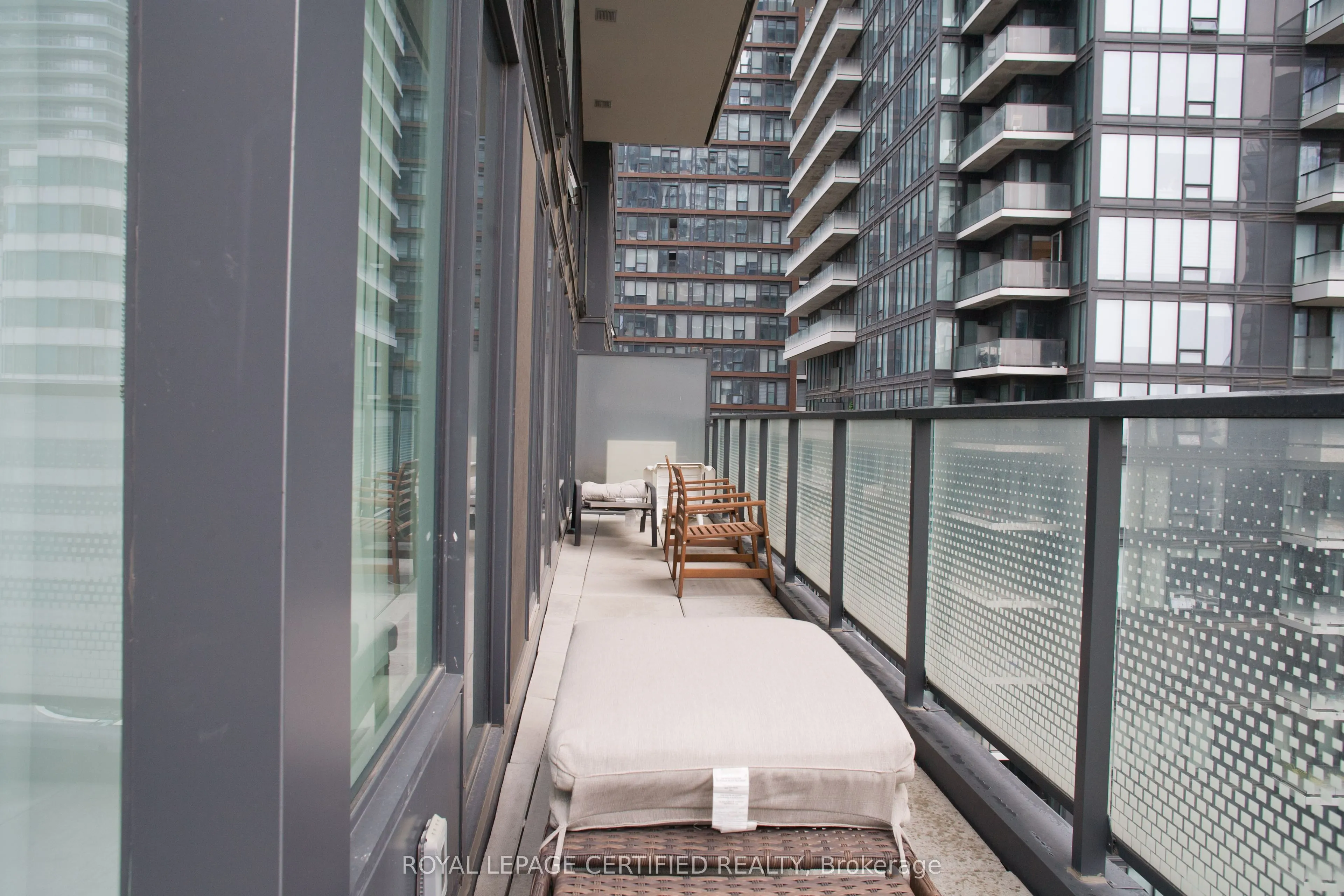 125 Blue Jays Way, #1905