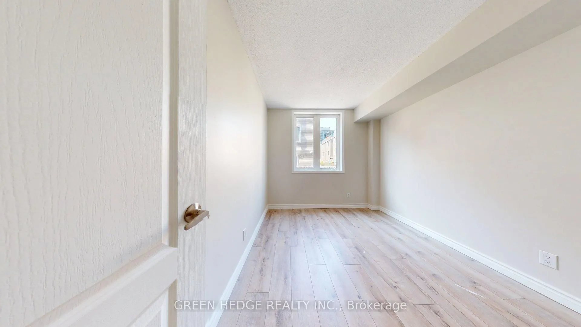 12 Douro Street, #418