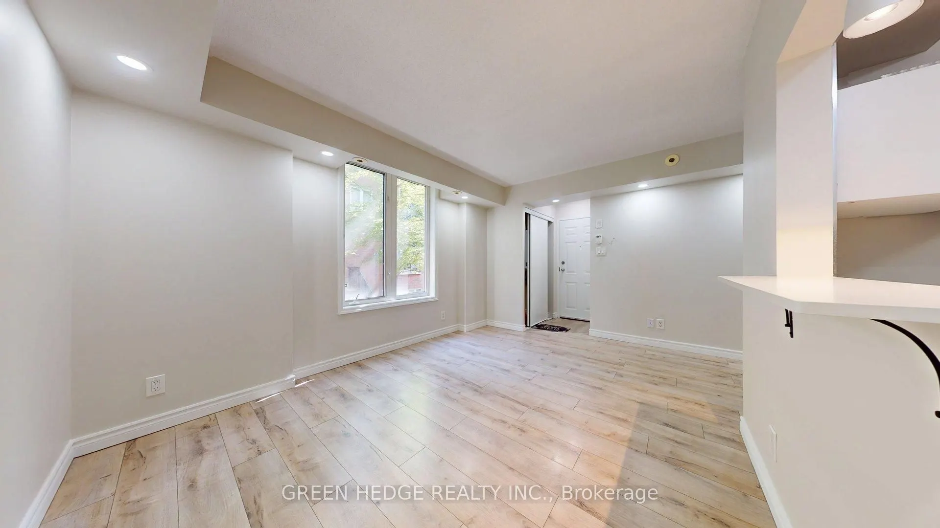 12 Douro Street, #418