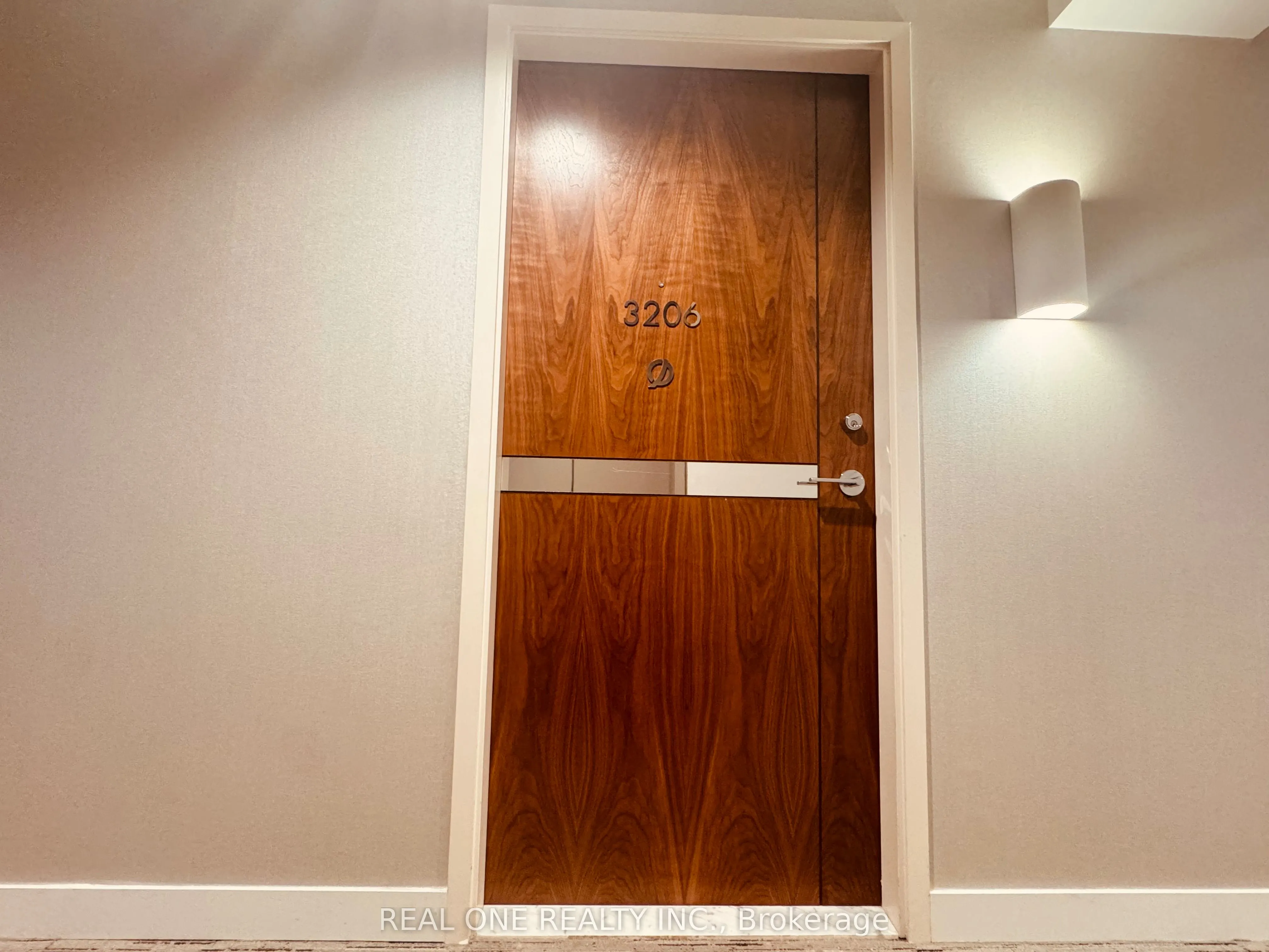 95 Mcmahon Drive, #3206