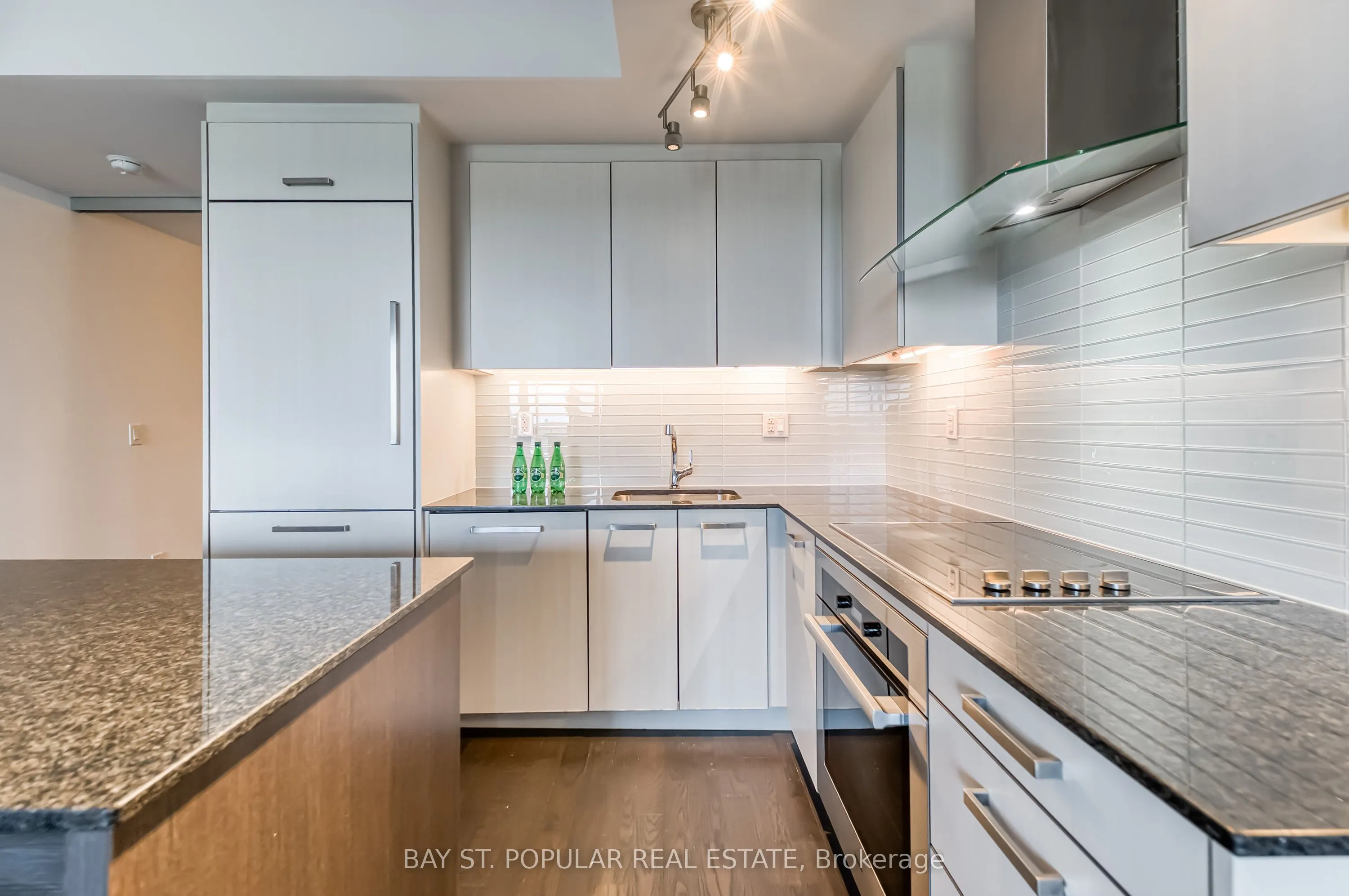 3018 Yonge Street, #803