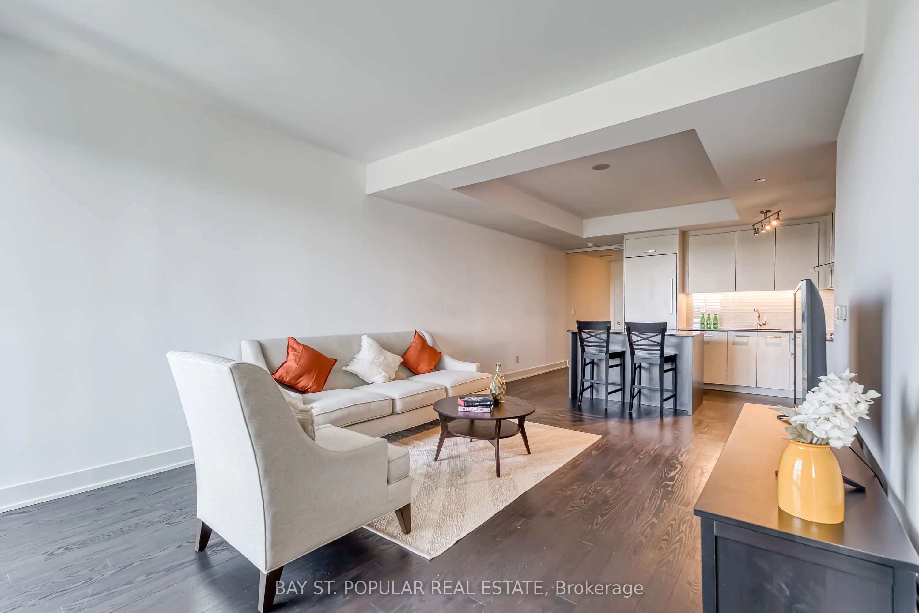 3018 Yonge Street, #803