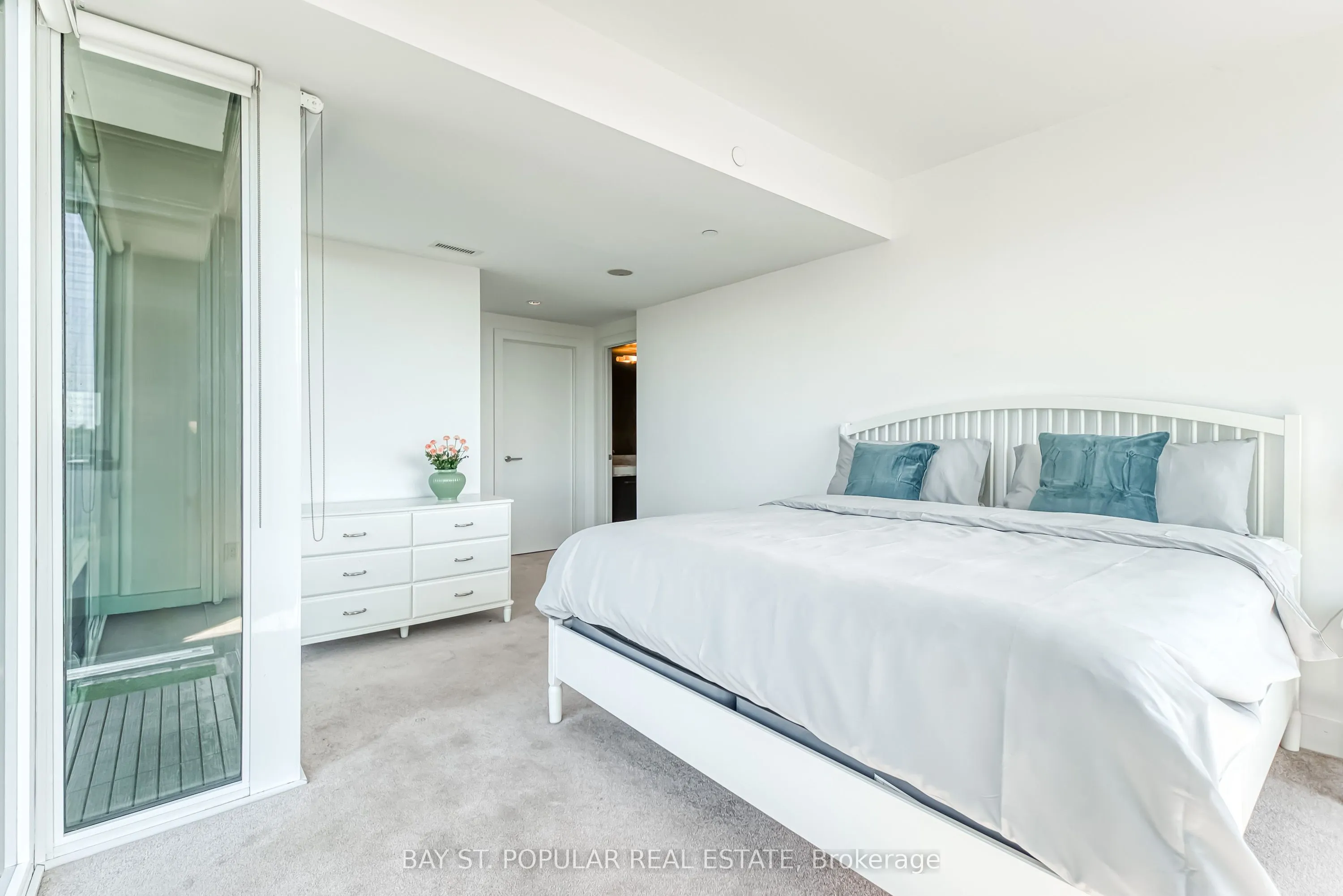 3018 Yonge Street, #803