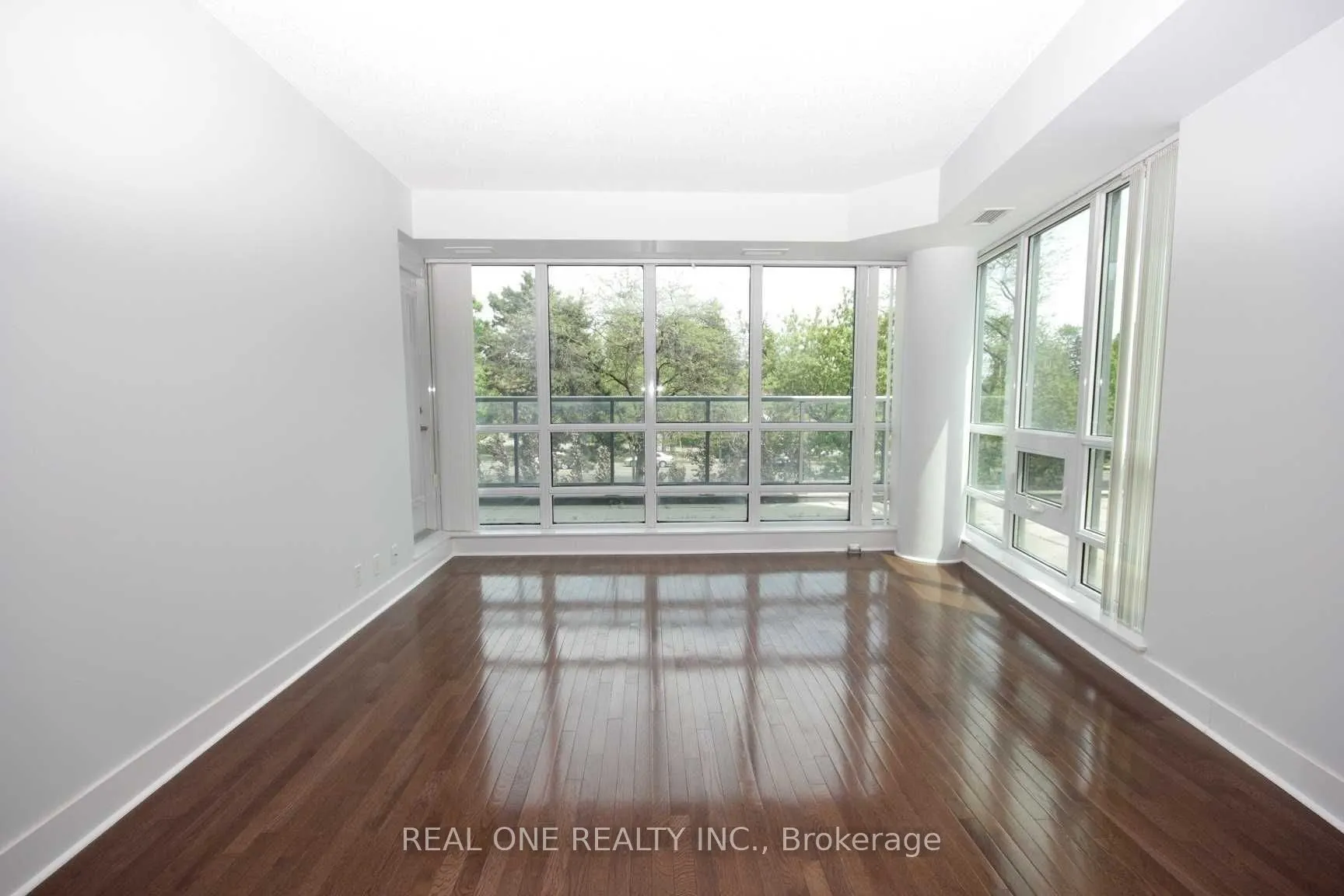 26 Norton Avenue, #307