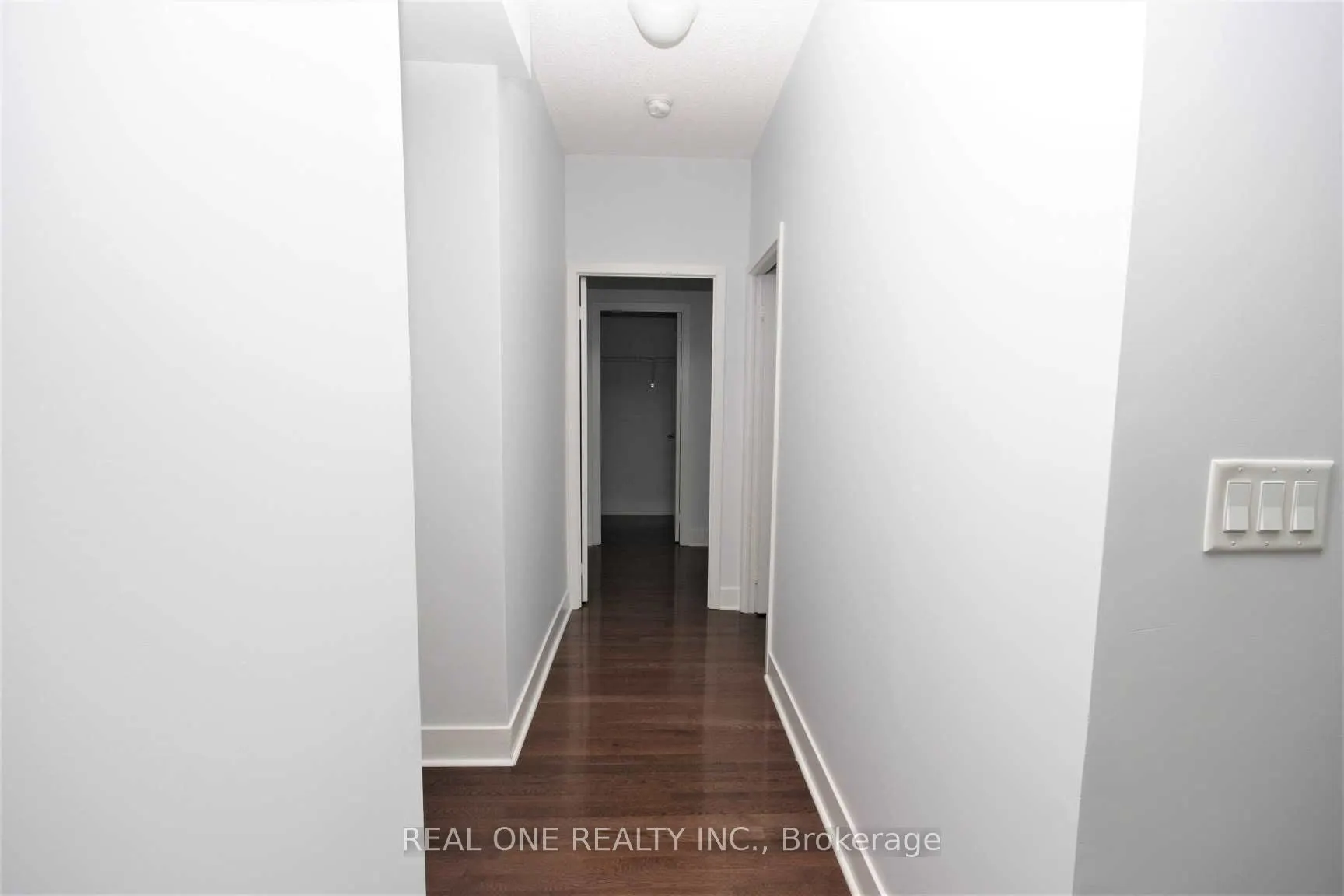 26 Norton Avenue, #307
