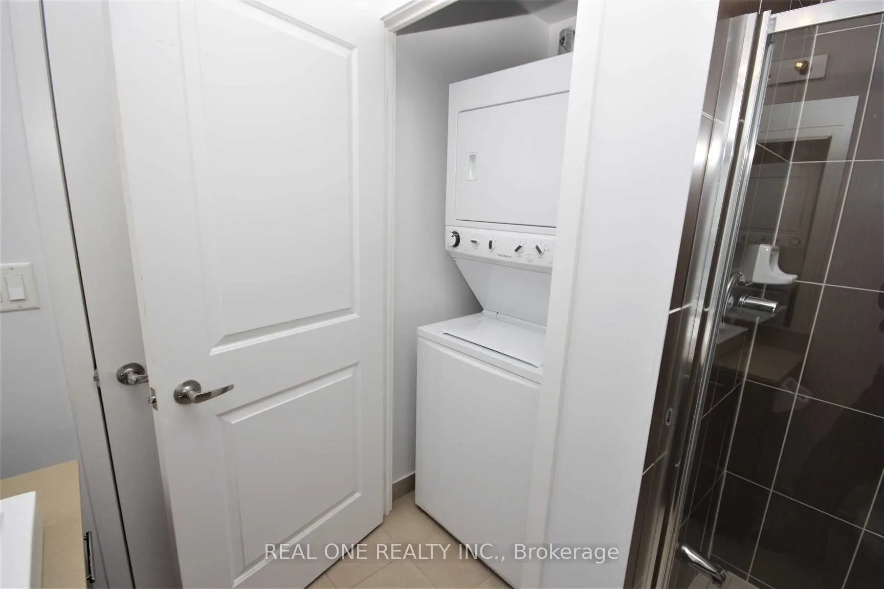 26 Norton Avenue, #307