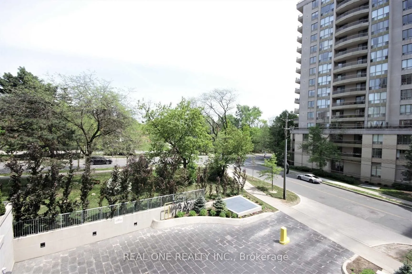 26 Norton Avenue, #307