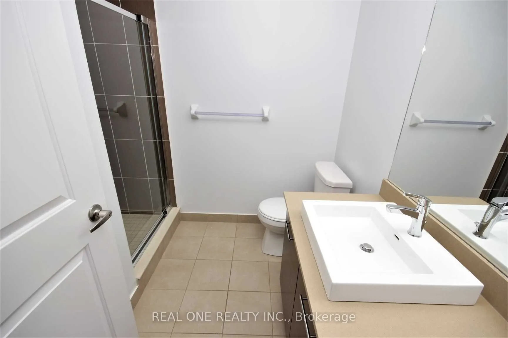 26 Norton Avenue, #307