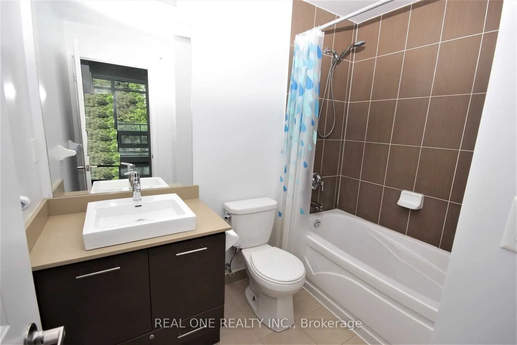 26 Norton Avenue, #307