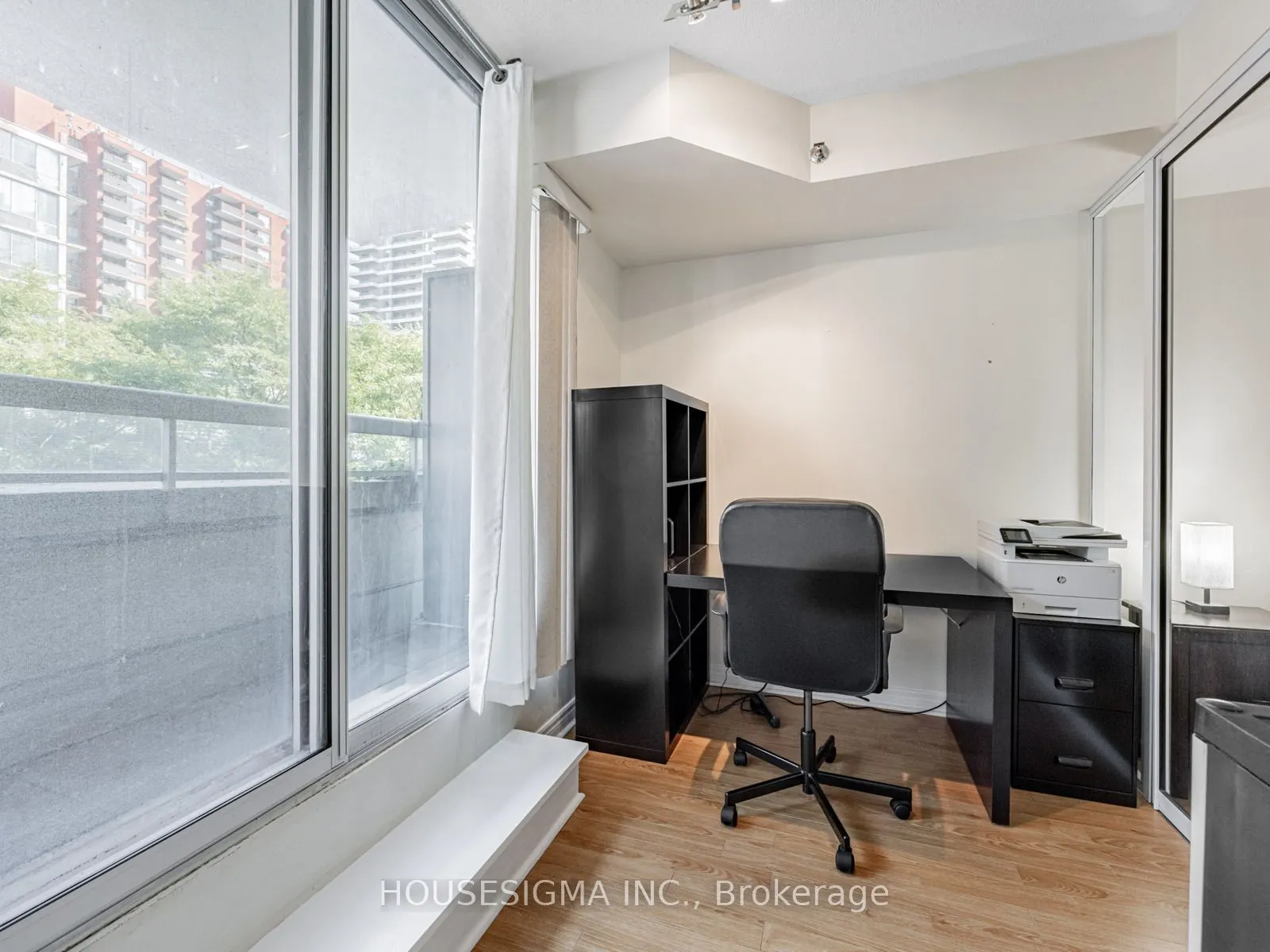 43 Eglinton Avenue E, #207