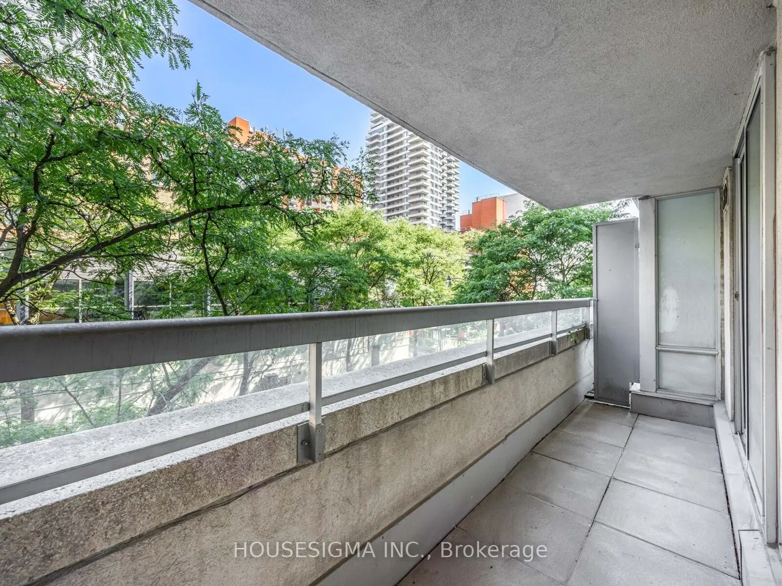 43 Eglinton Avenue E, #207