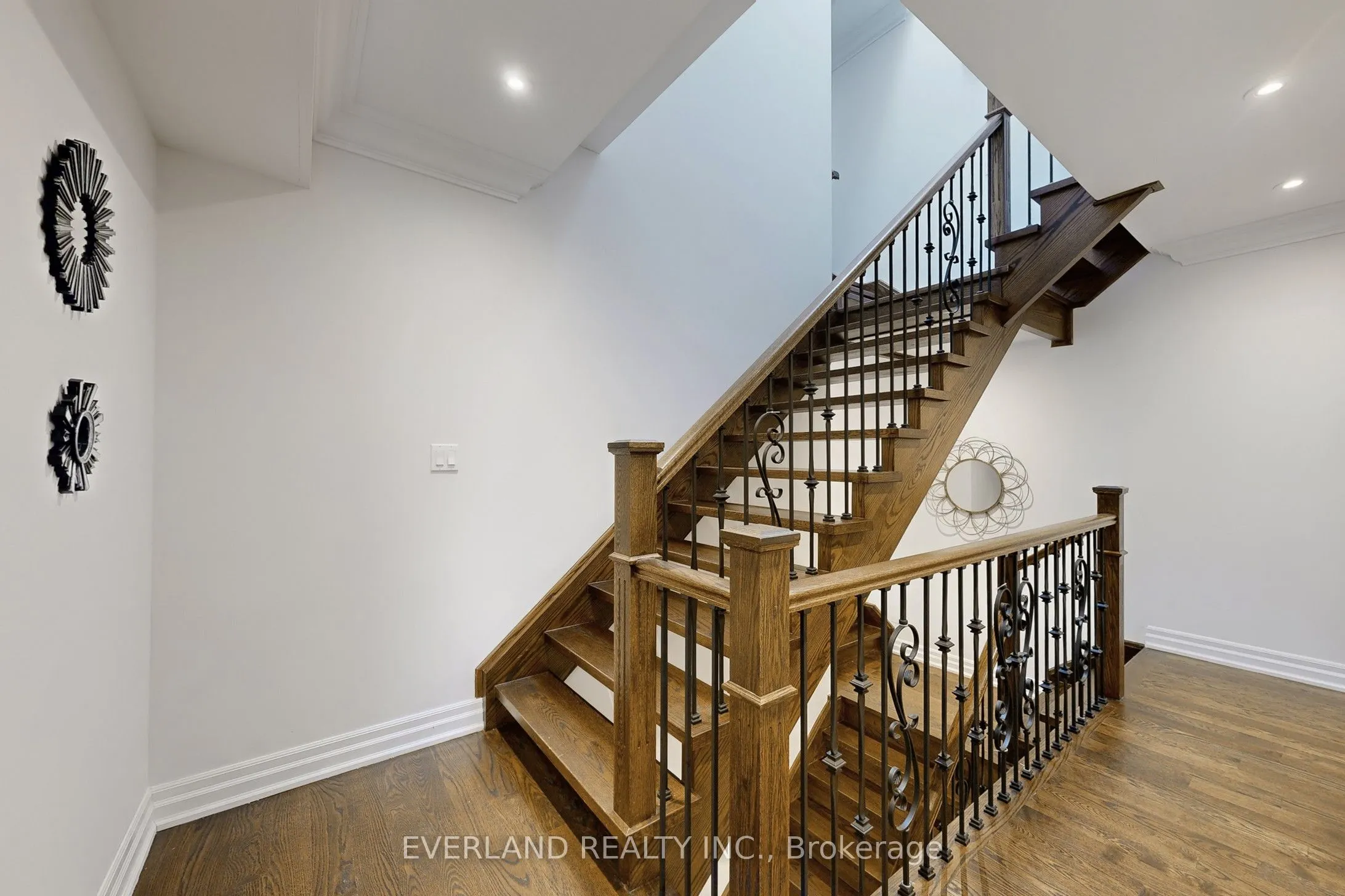 160B Finch Avenue E